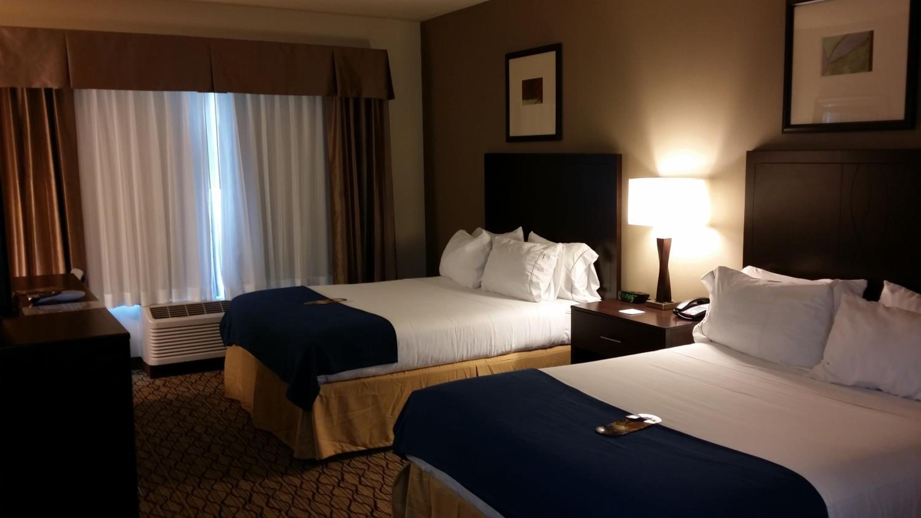 Deming Vacations - Holiday Inn Express  Suites Deming Mimbres Valley, an IHG Hotel - Property Image 12