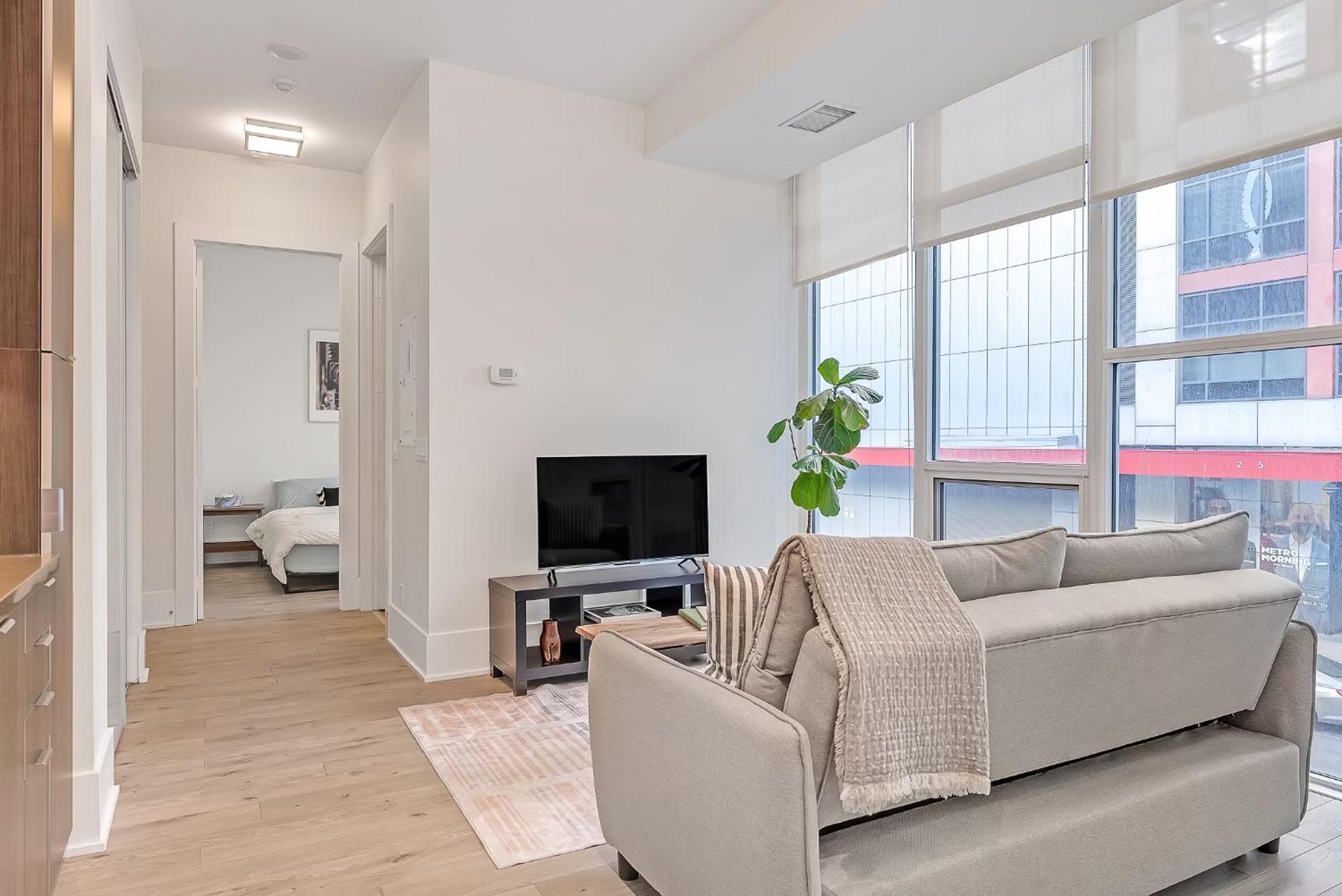 2BR 2BTH Apt-ROGERS CENTER-CN TOWER-FREE PARKING