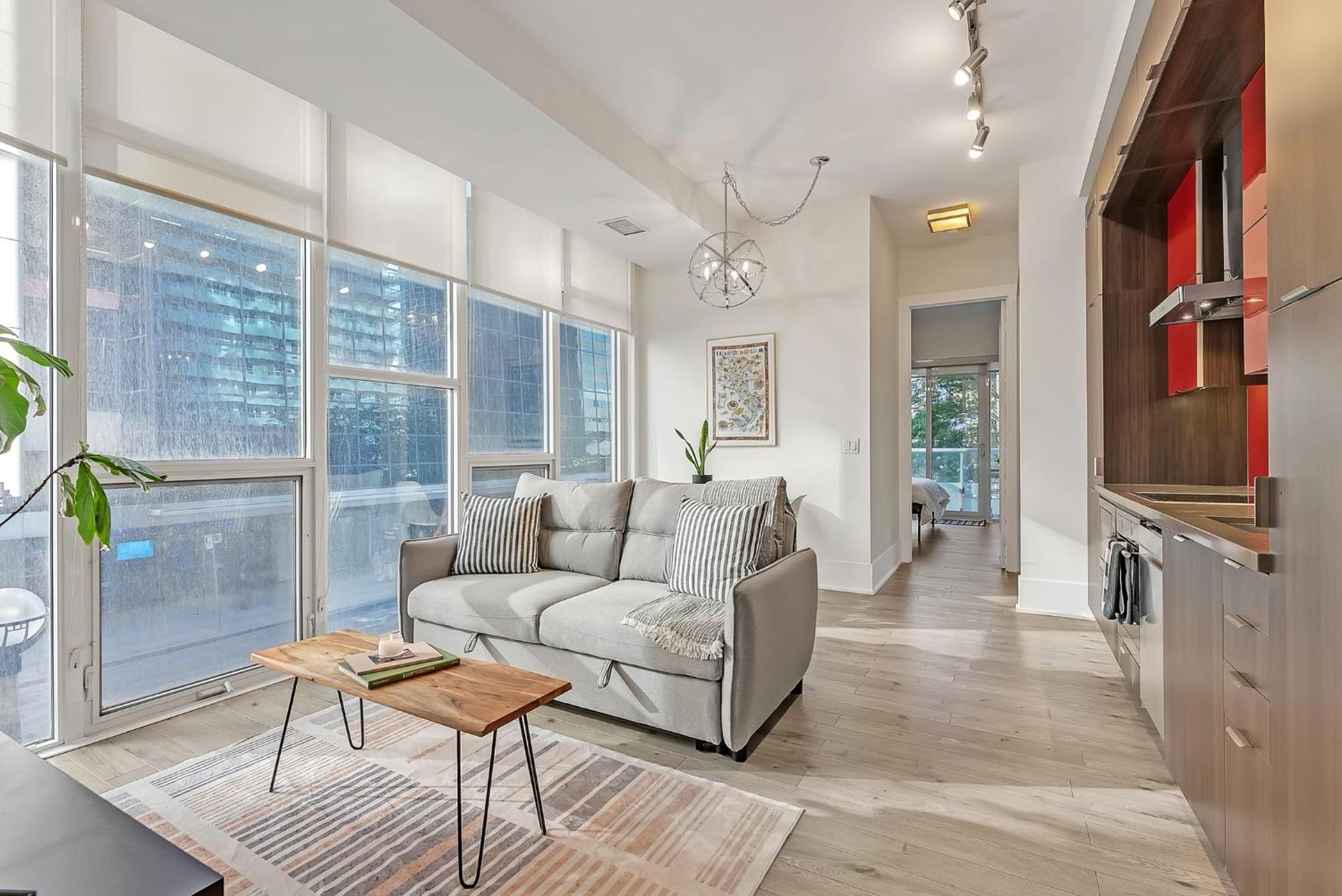 2BR 2BTH Apt-ROGERS CENTER-CN TOWER-FREE PARKING