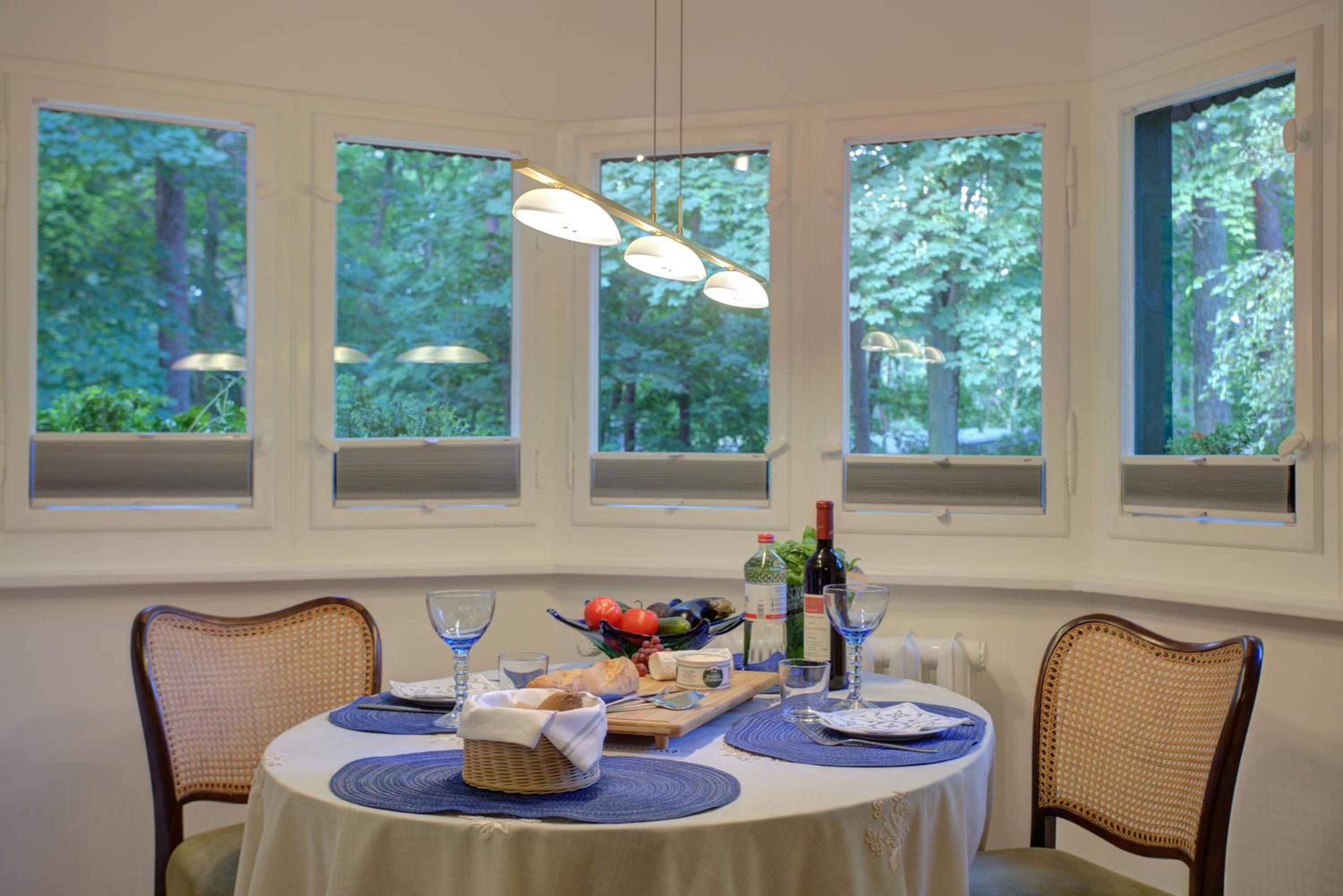 Strandvilla Hubertus Boltenhagen - Ferienwohnungen Apartment mit Parkplatz WLAN Küche Garten Grillplatz Waldbaden