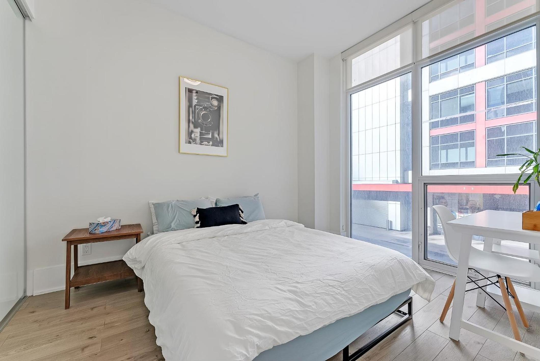 2BR 2BTH Apt-ROGERS CENTER-CN TOWER-FREE PARKING