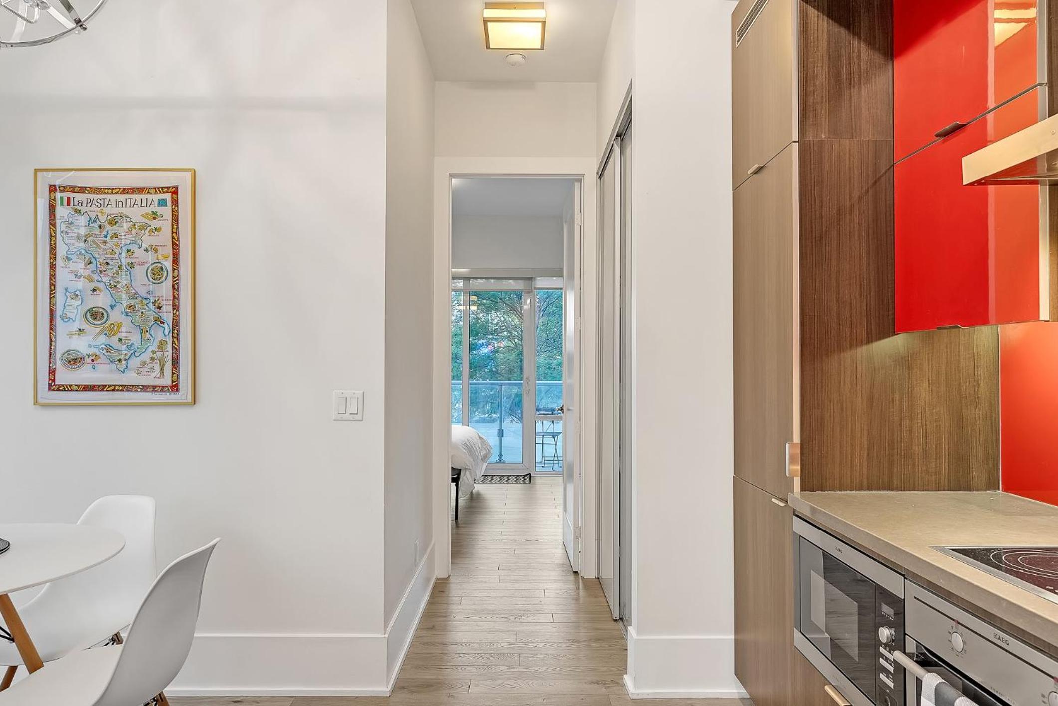 2BR 2BTH Apt-ROGERS CENTER-CN TOWER-FREE PARKING