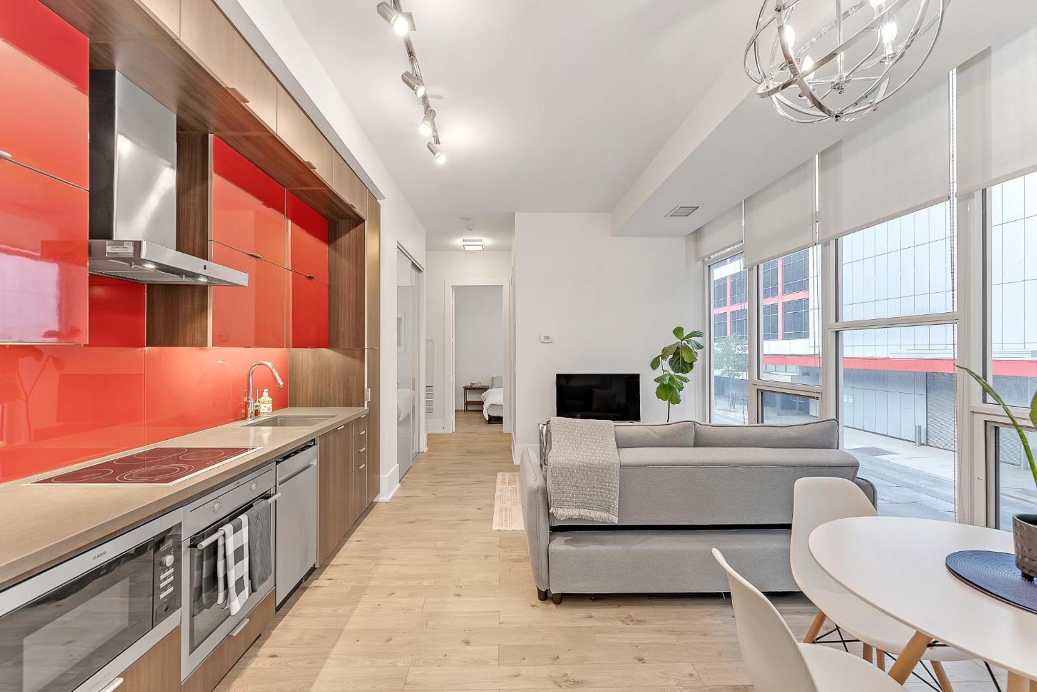 2BR 2BTH Apt-ROGERS CENTER-CN TOWER-FREE PARKING