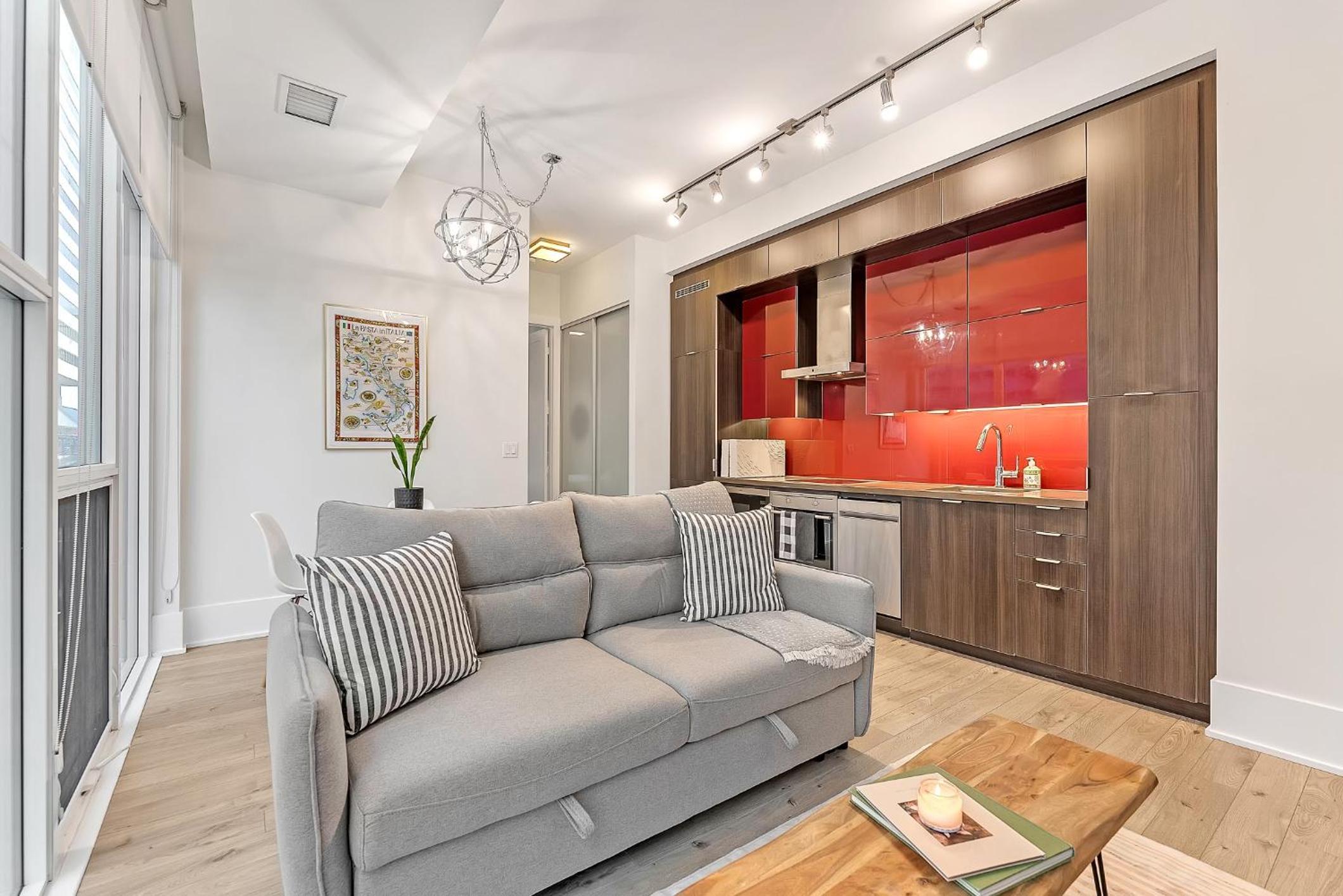 2BR 2BTH Apt-ROGERS CENTER-CN TOWER-FREE PARKING