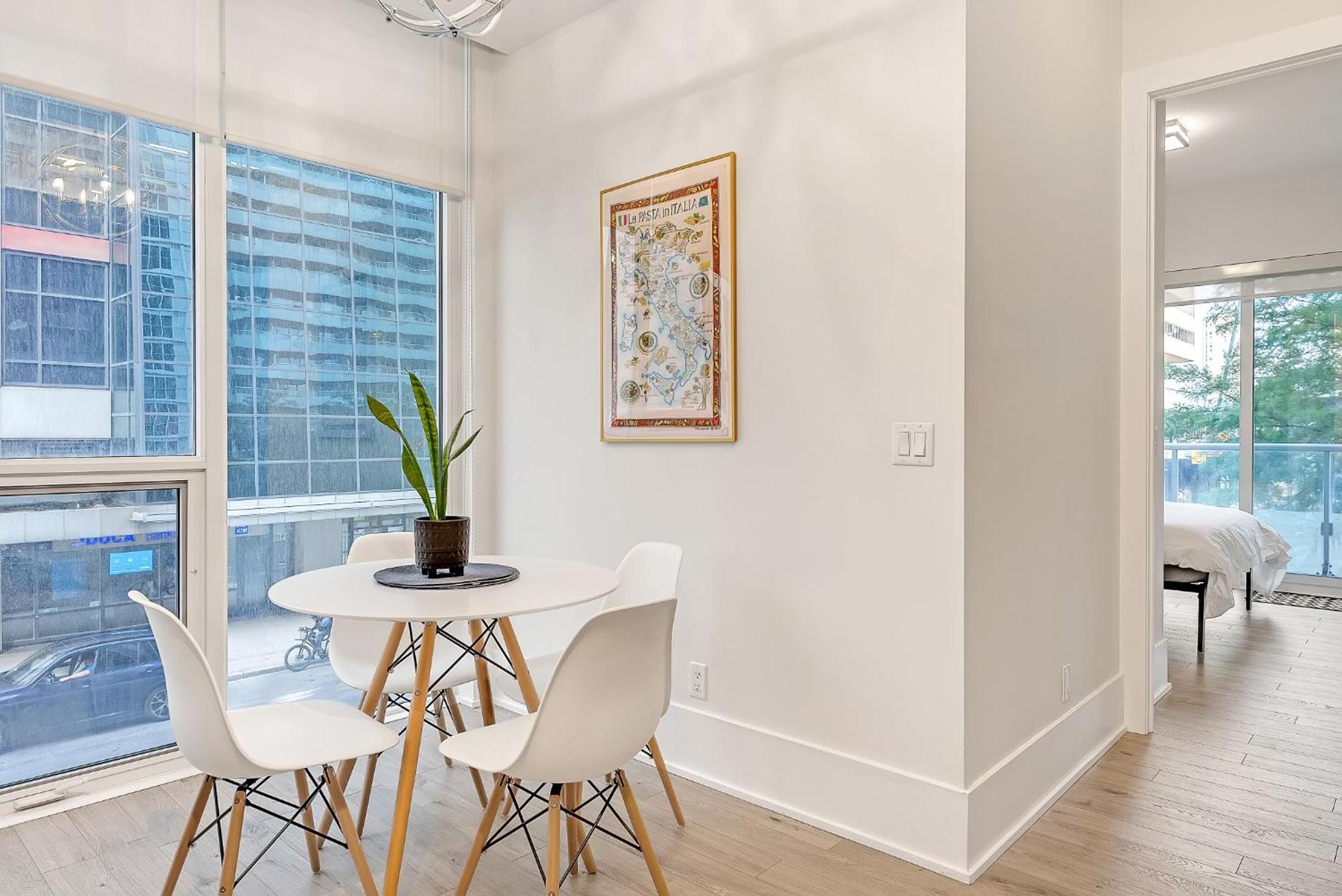 2BR 2BTH Apt-ROGERS CENTER-CN TOWER-FREE PARKING