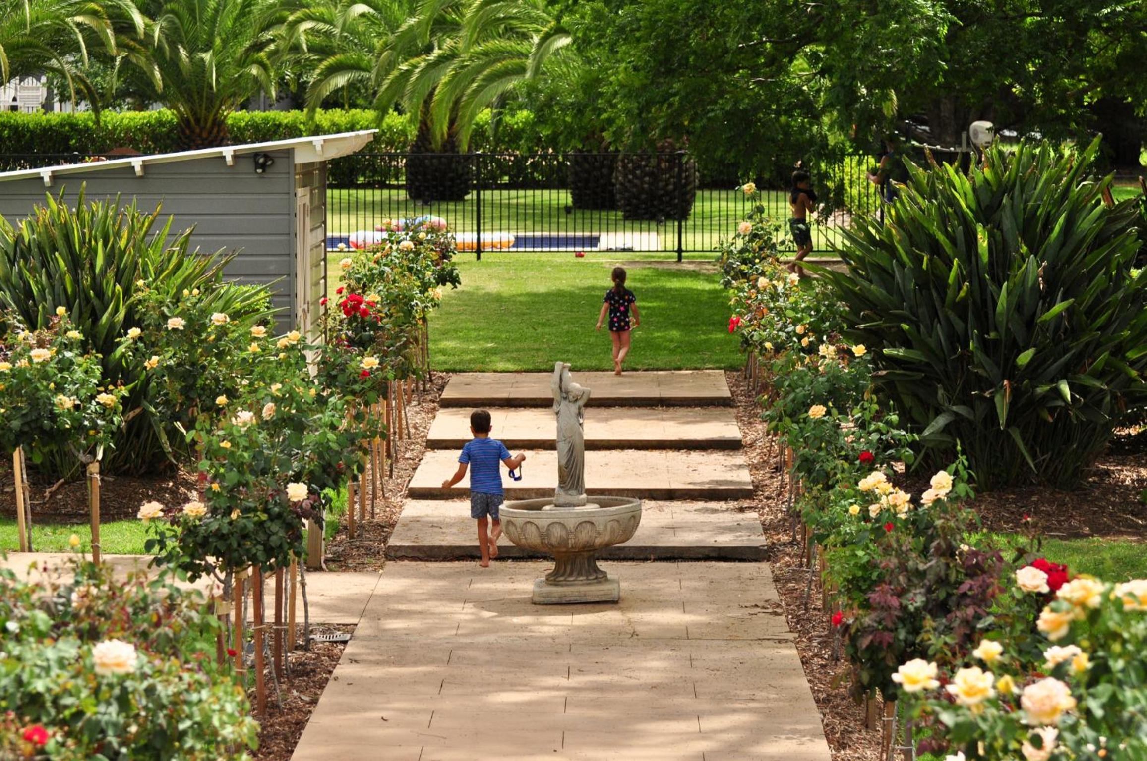 Kalinya Estate Platinum- Homestead, Lodge & Barn- up to 34 guests