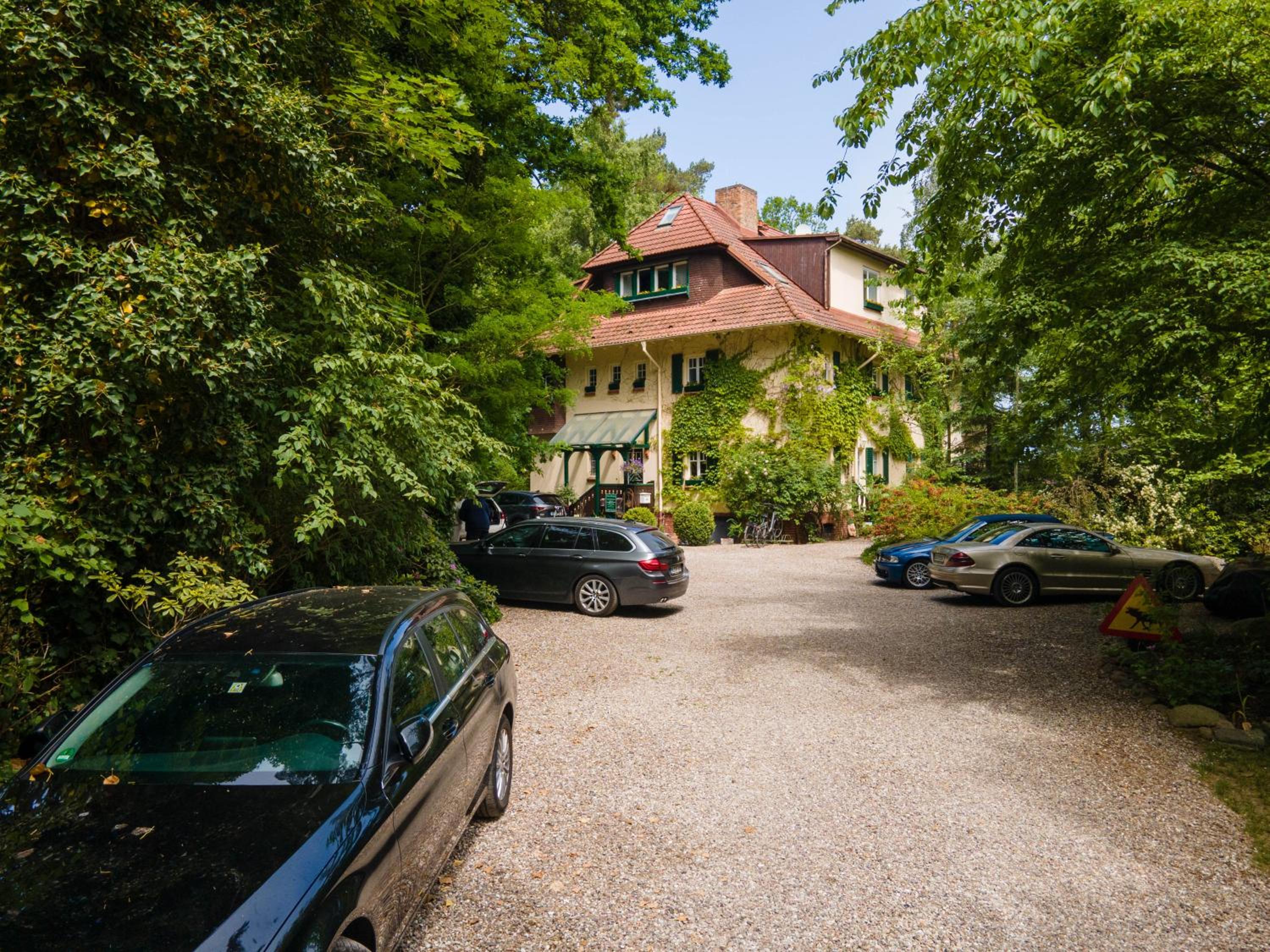 Strandvilla Hubertus Boltenhagen - Ferienwohnungen Apartment mit Parkplatz WLAN Küche Garten Grillplatz Waldbaden