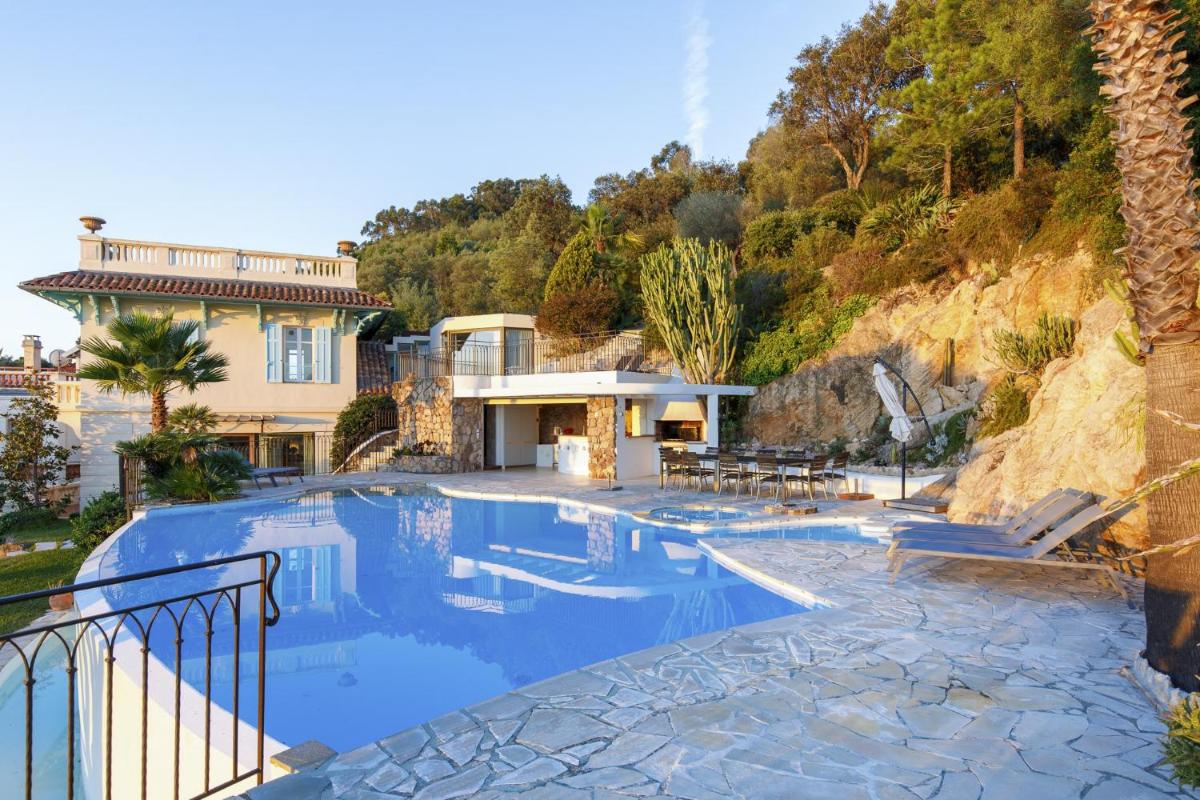 Magnificent villa with sea view in Théoule sur mer - by feelluxuryholidays