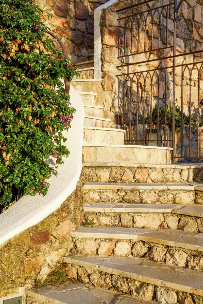 Magnificent villa with sea view in Théoule sur mer - by feelluxuryholidays