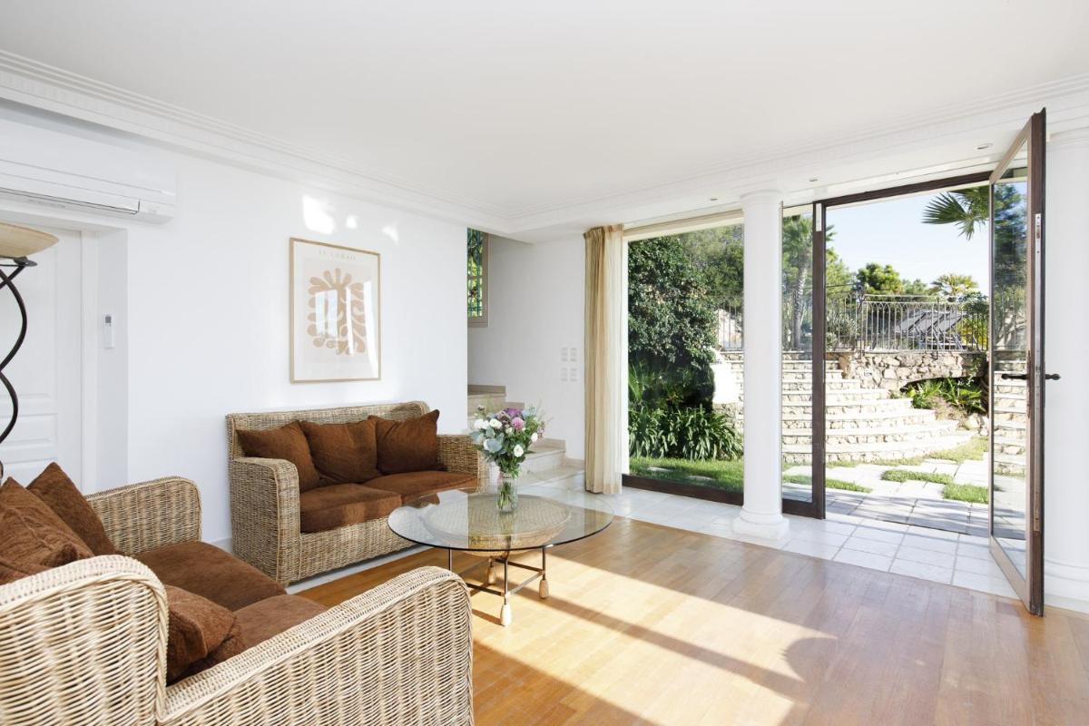 Magnificent villa with sea view in Théoule sur mer - by feelluxuryholidays