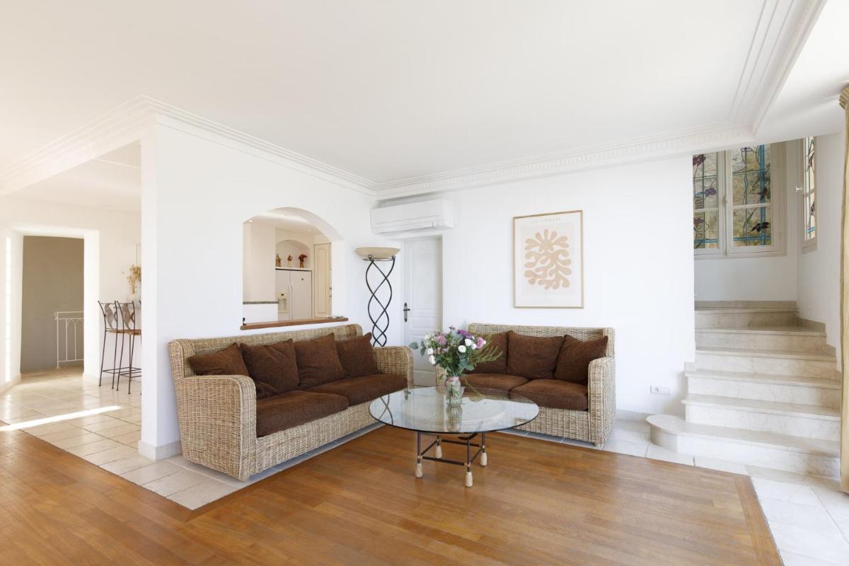 Magnificent villa with sea view in Théoule sur mer - by feelluxuryholidays