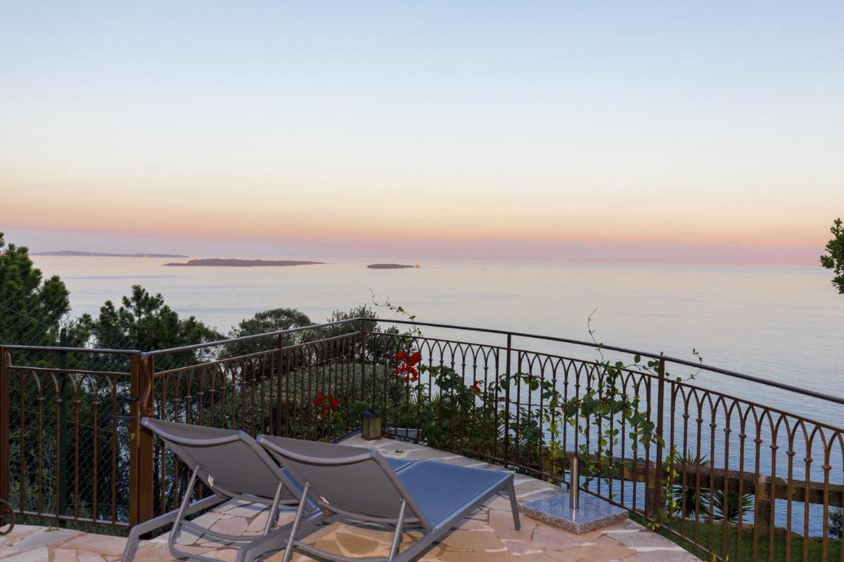 Magnificent villa with sea view in Théoule sur mer - by feelluxuryholidays