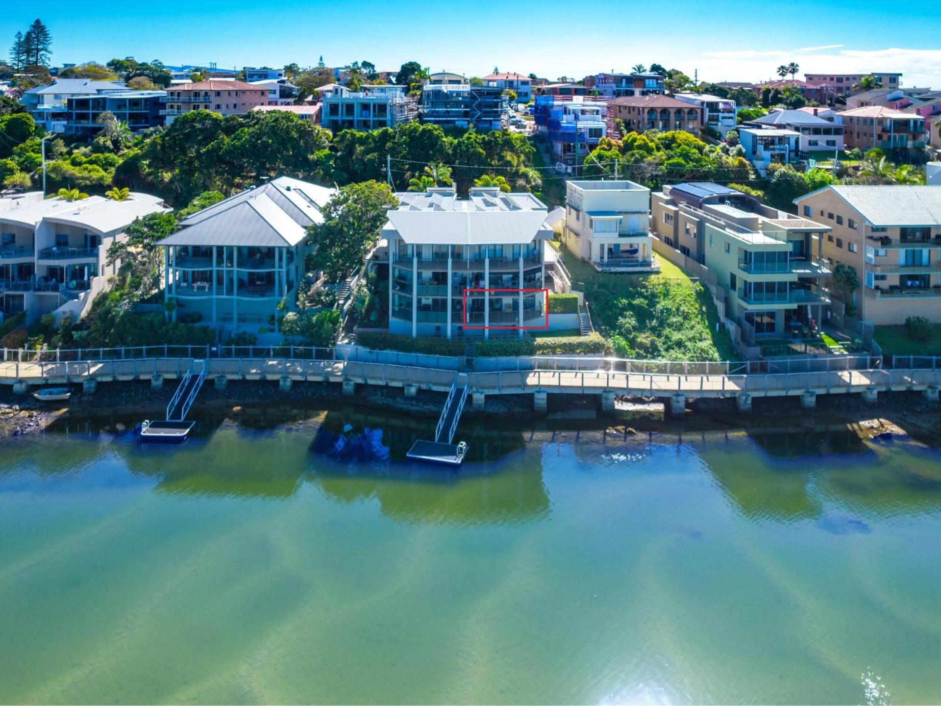 Hotel Deja Blue on the Creek - Image 1