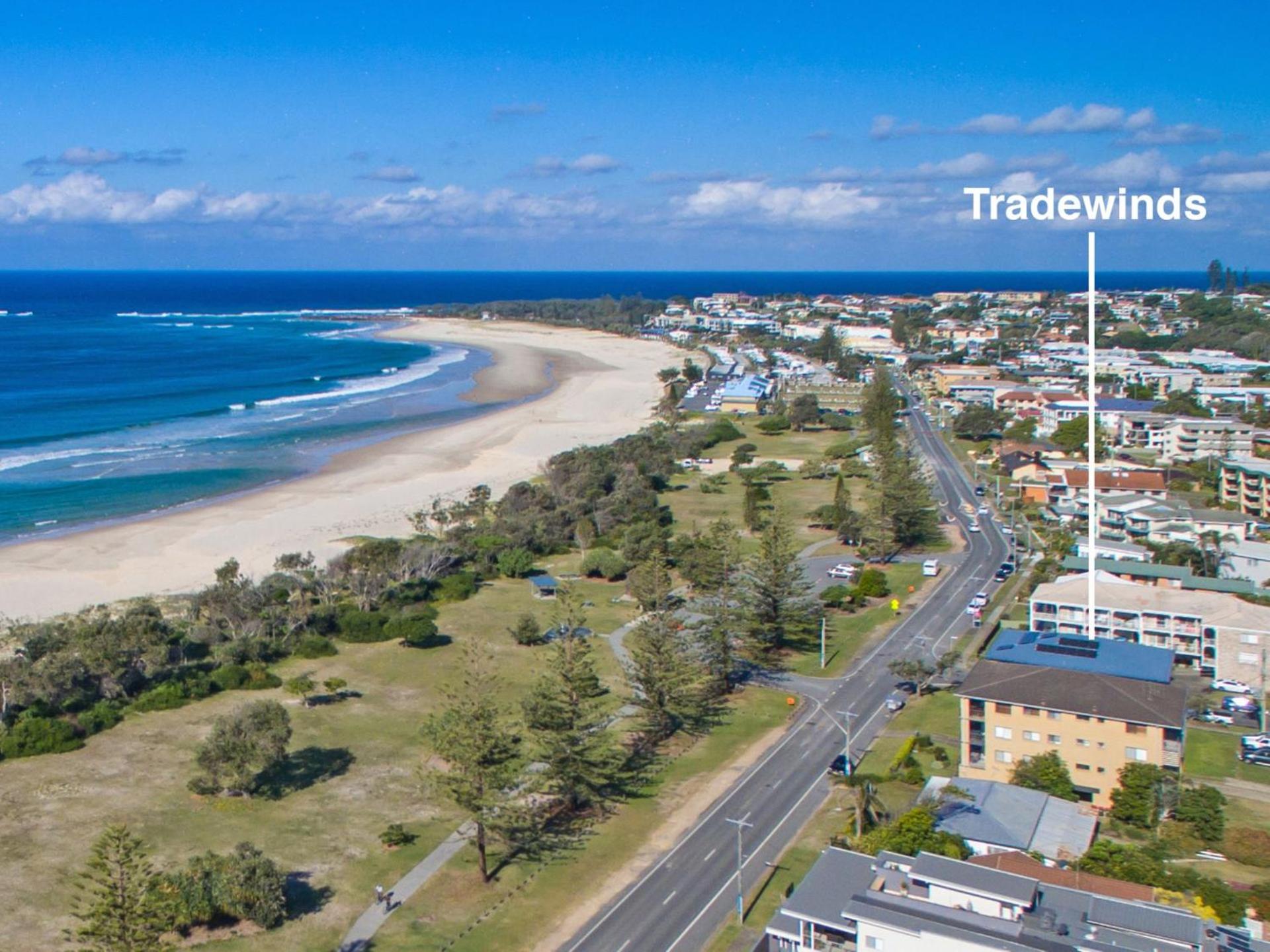 Hotel Tradewinds 1 on Kingscliff Beach - Image 1