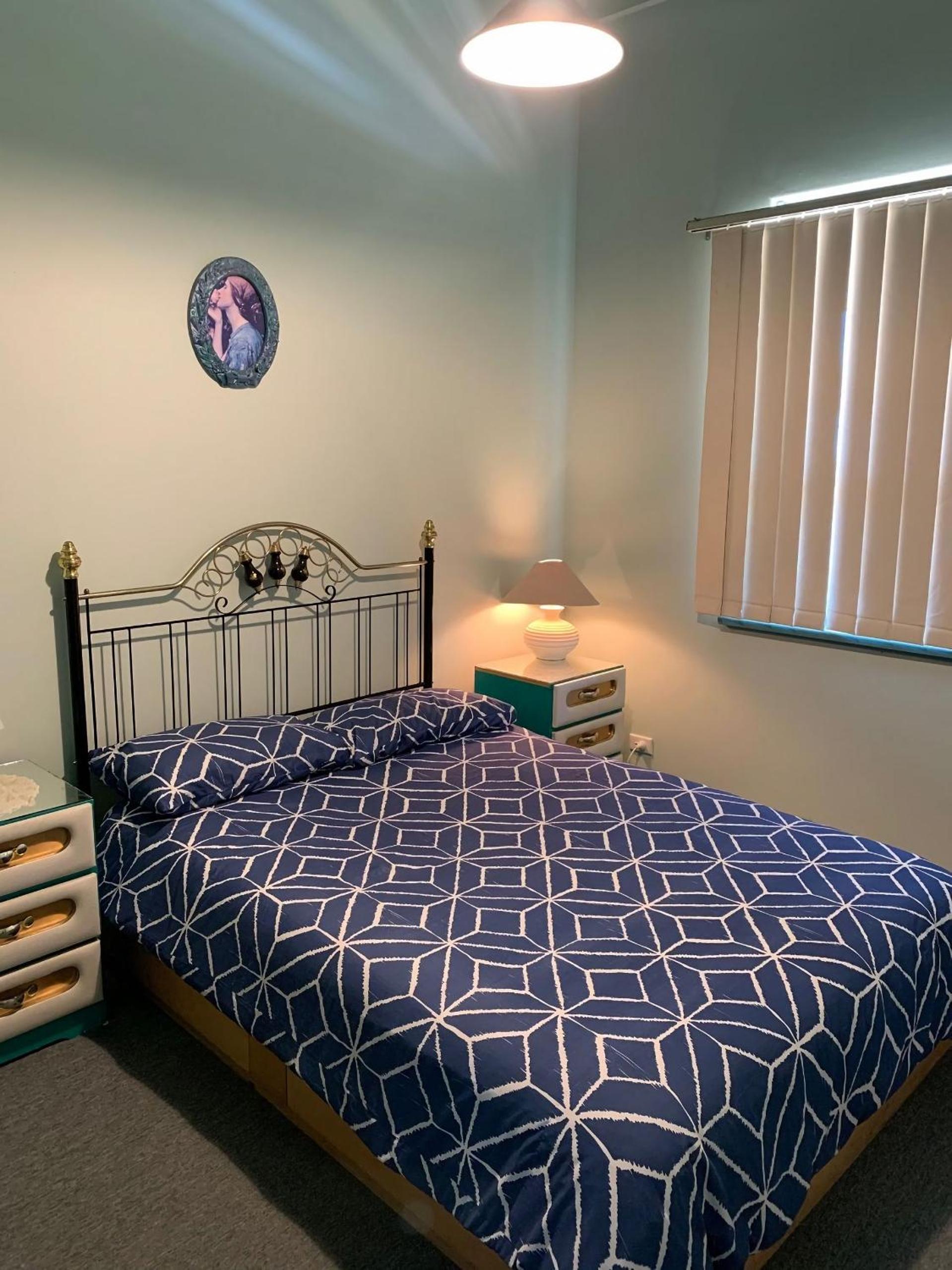Upstairs Beachfront Unit in Central Location
