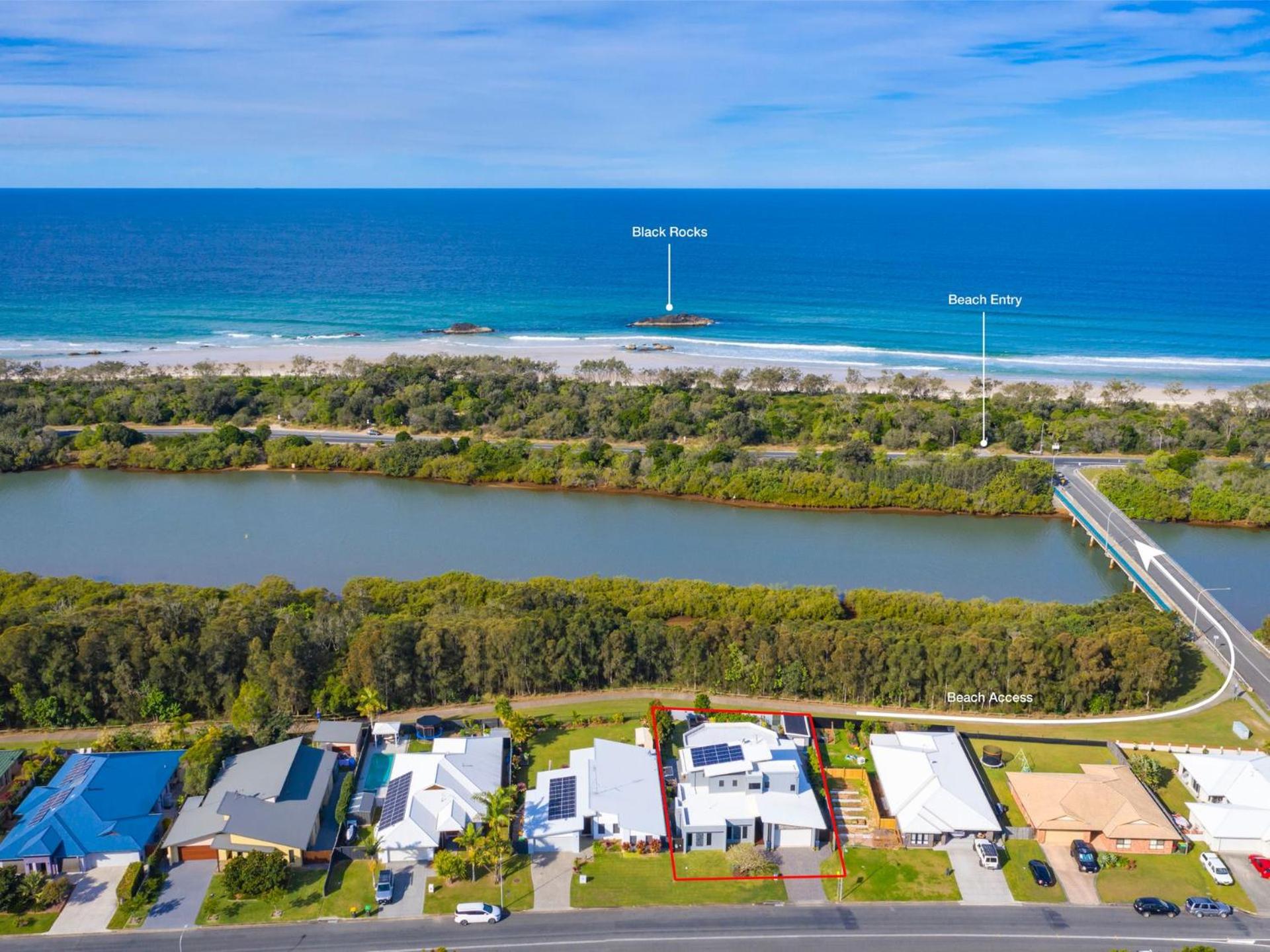 The Doggy Beach House - with Pool in Pottsville