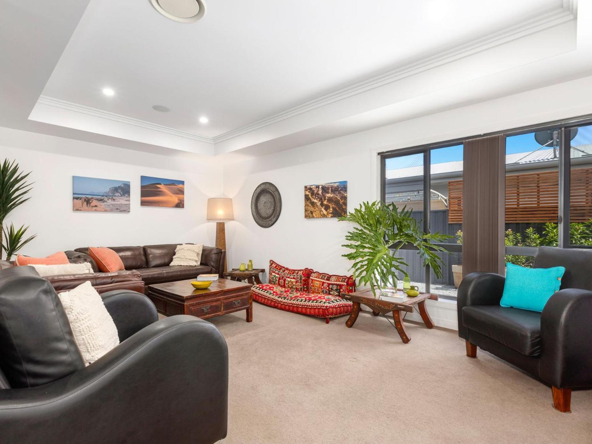 The Doggy Beach House - with Pool in Pottsville