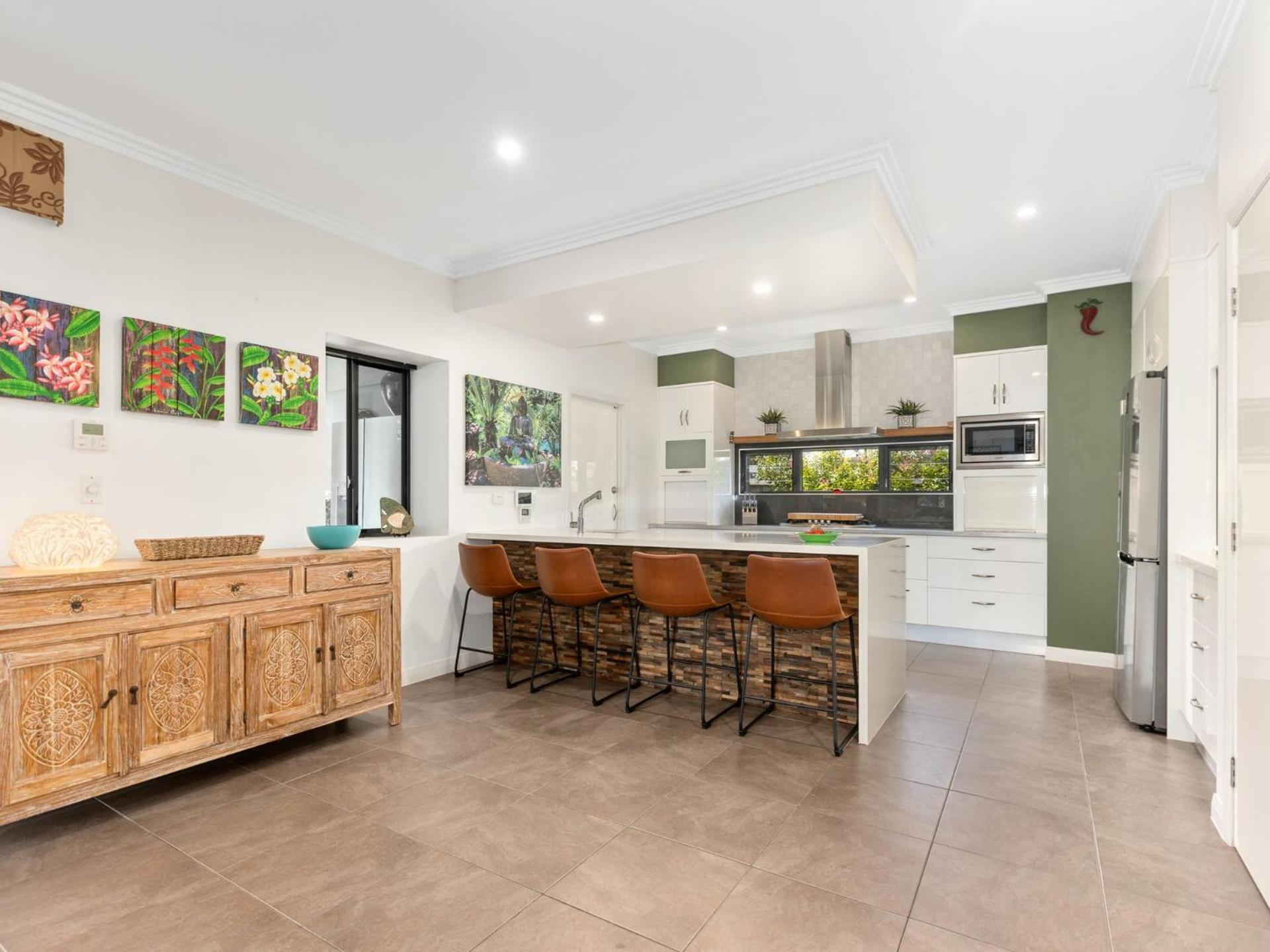 The Doggy Beach House - with Pool in Pottsville