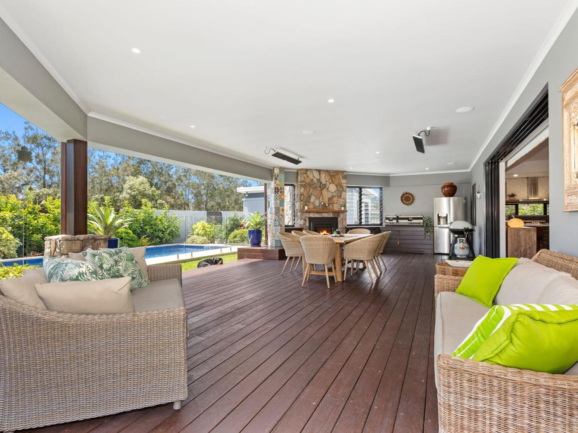 The Doggy Beach House - with Pool in Pottsville