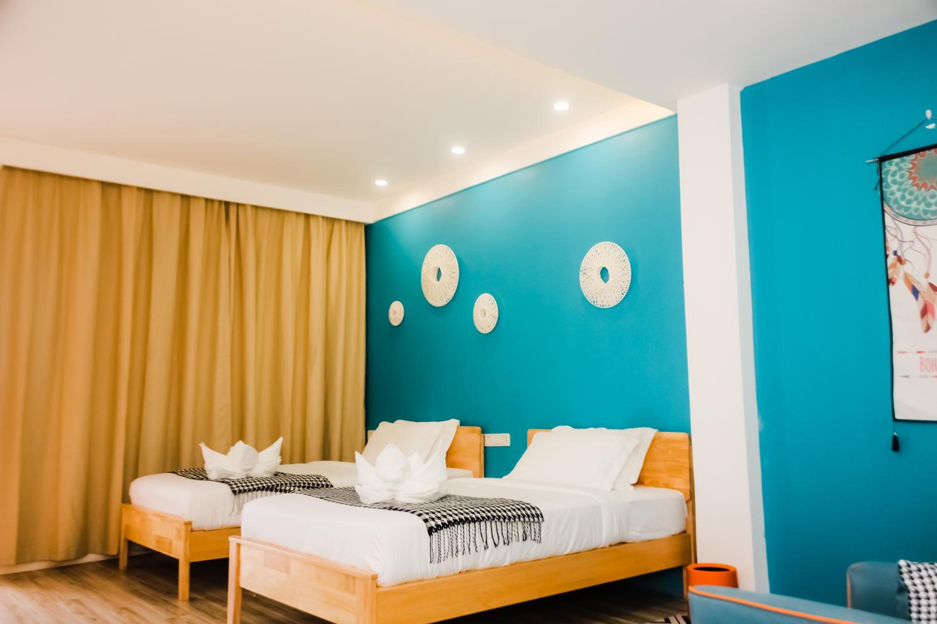 Holabay Resort