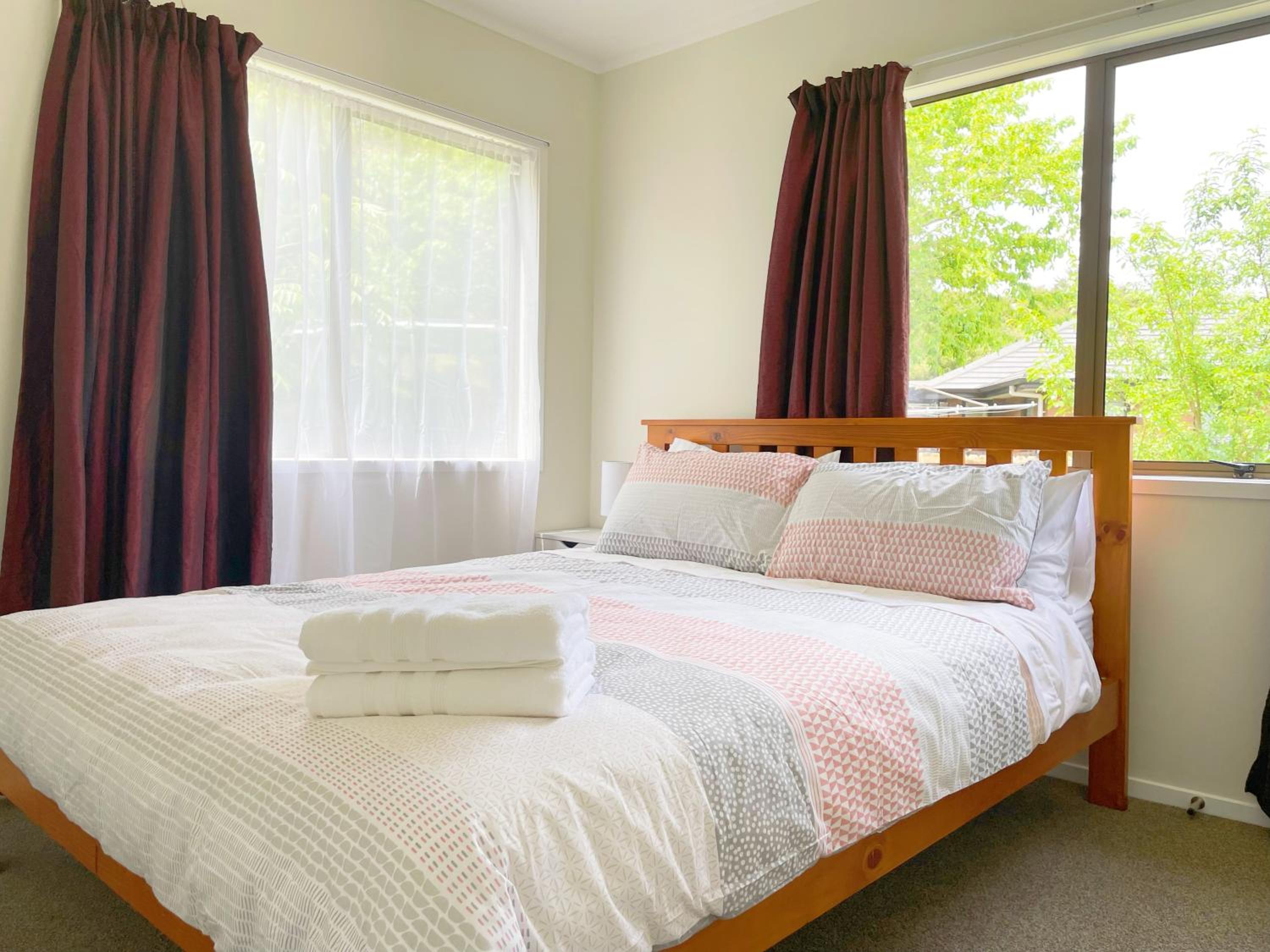 3 bedroom family home Close to the Base view 3