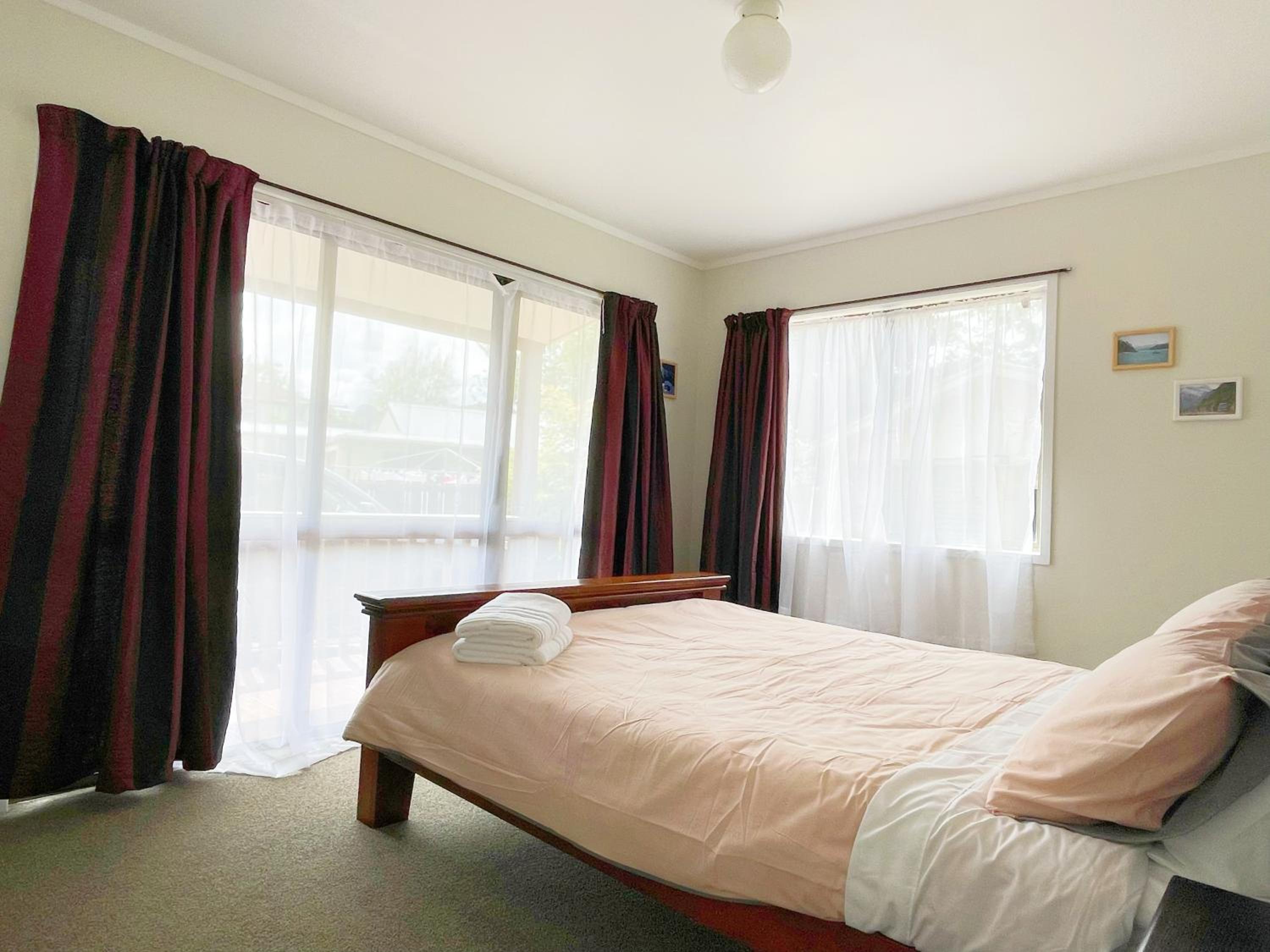3 bedroom family home Close to the Base view 4