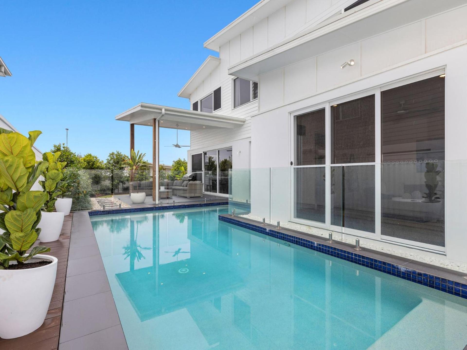 Sunrise Mansion with Pool