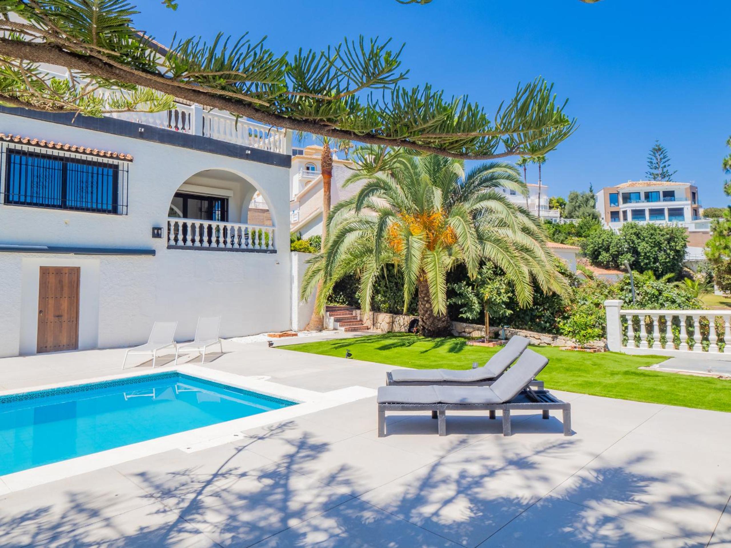 Cubo's Beach Front Villa Benalmadena