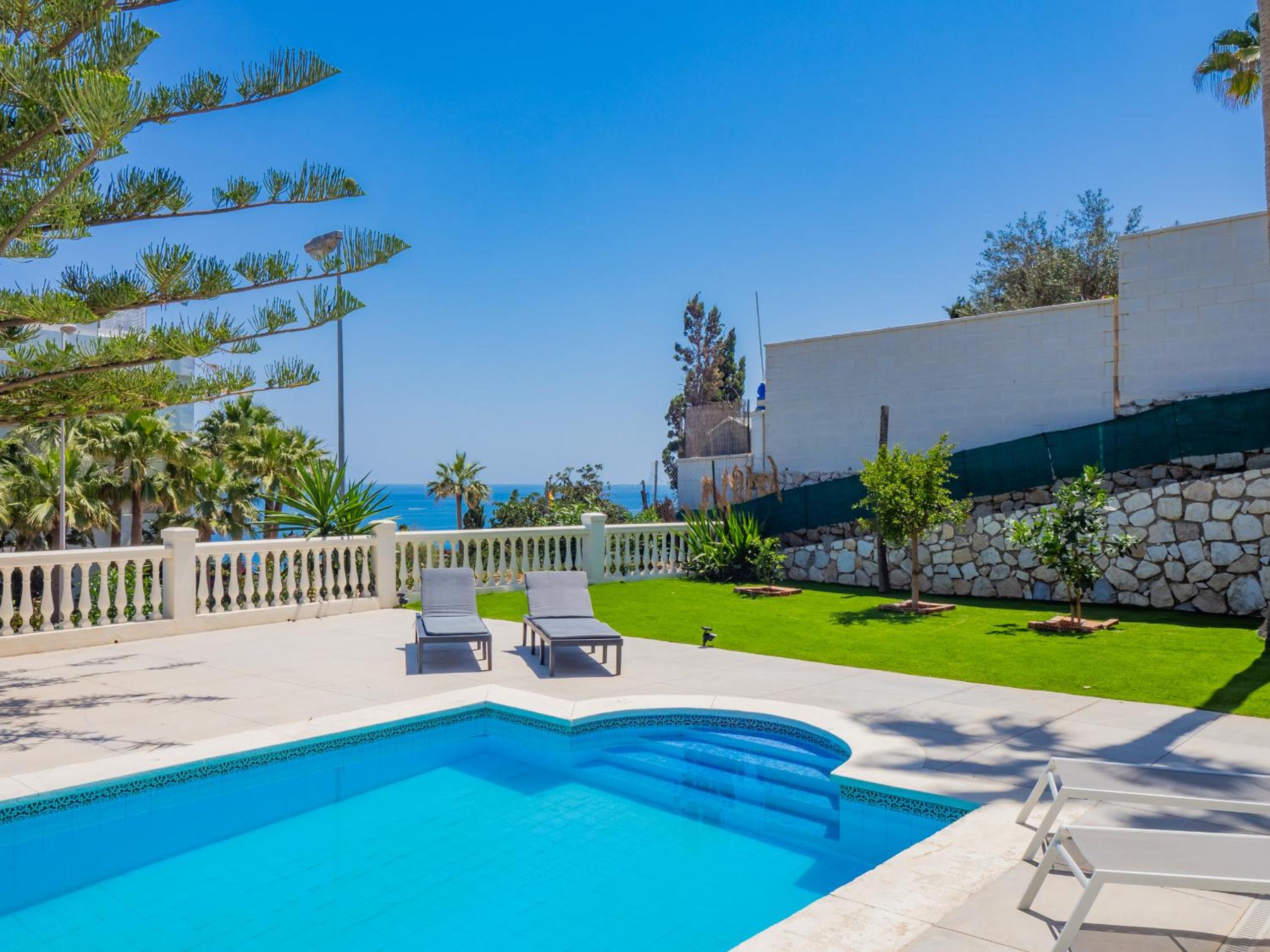 Cubo's Beach Front Villa Benalmadena
