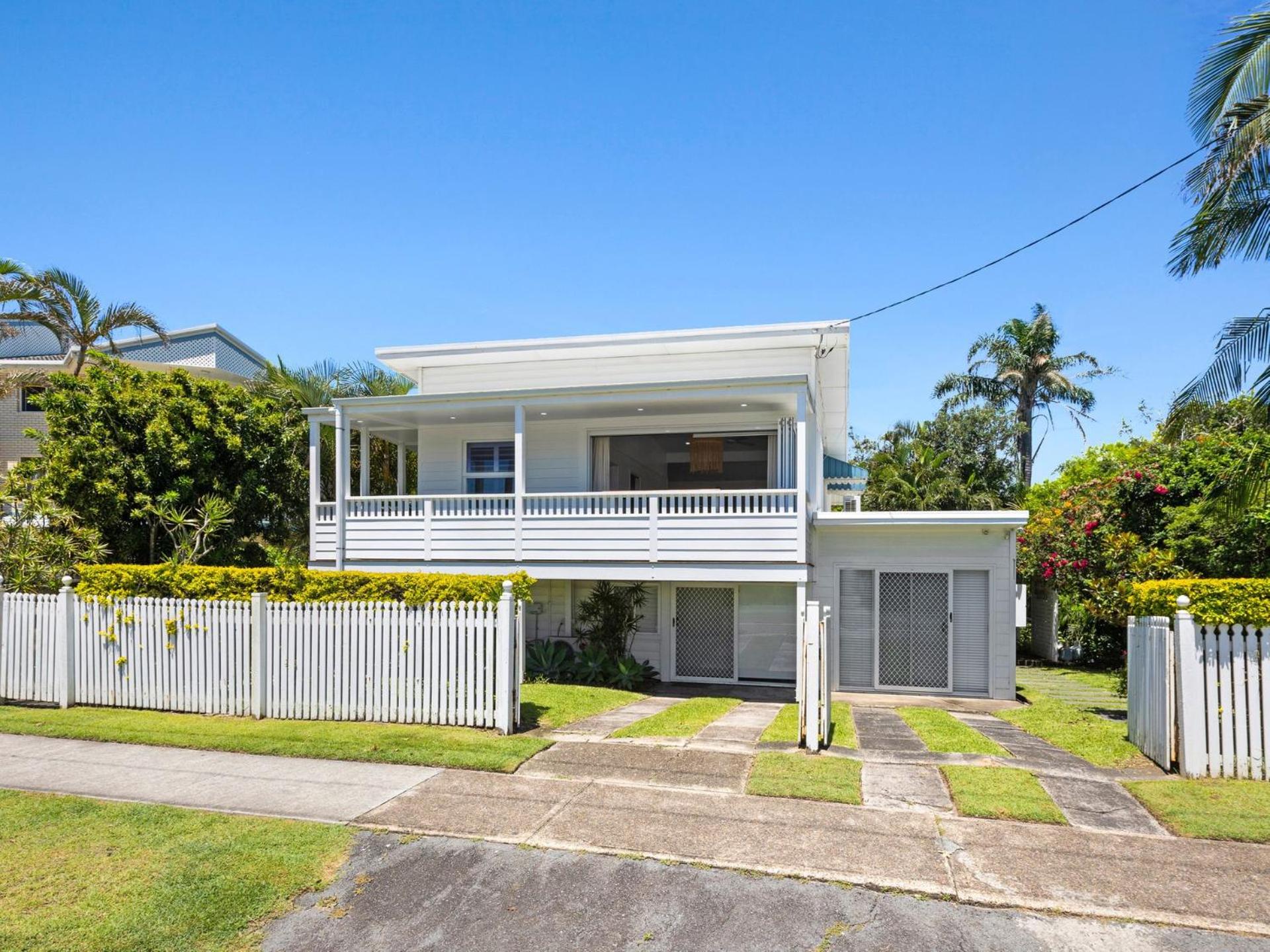 Oceanfront Beach House On Marine Parade