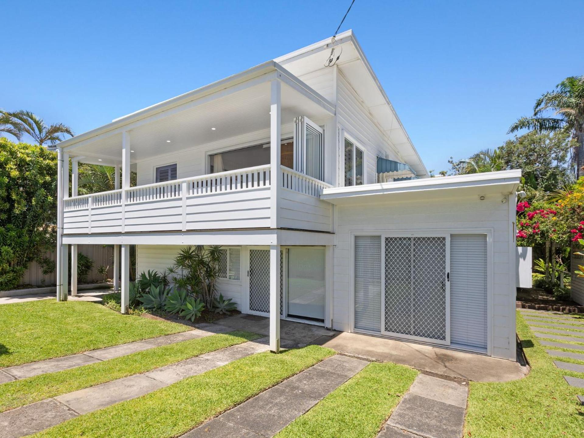 Oceanfront Beach House On Marine Parade