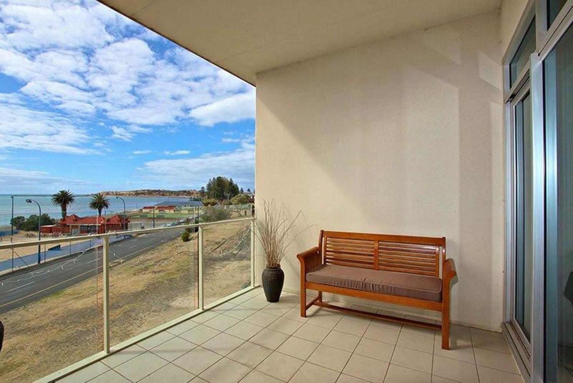 The Penthouse with Views