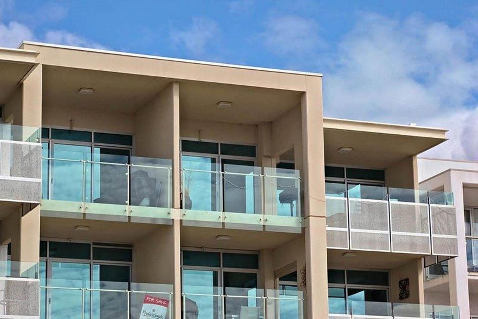 The Penthouse with Views