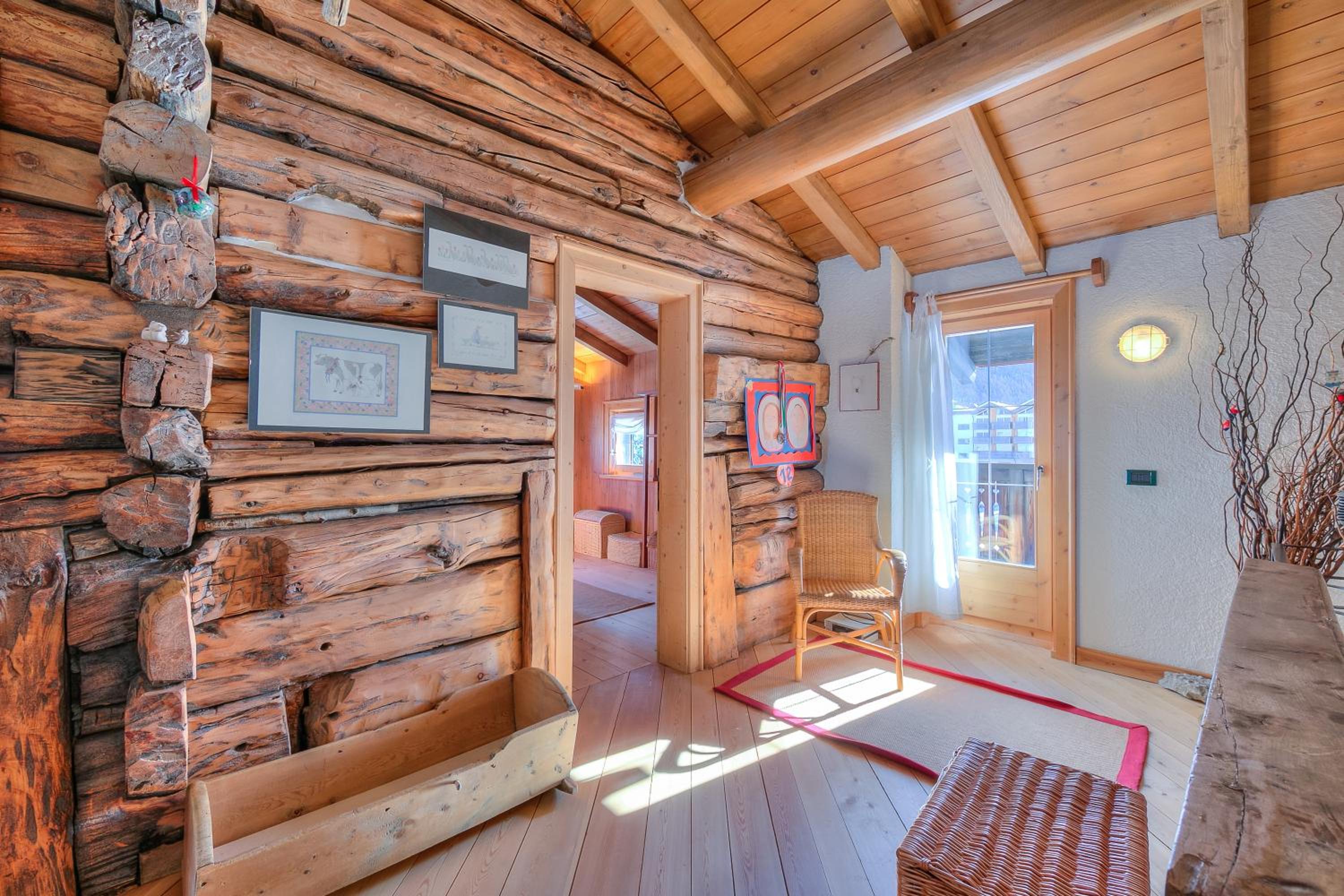Chalet Lidia Ski in-Ski out 50m view 3
