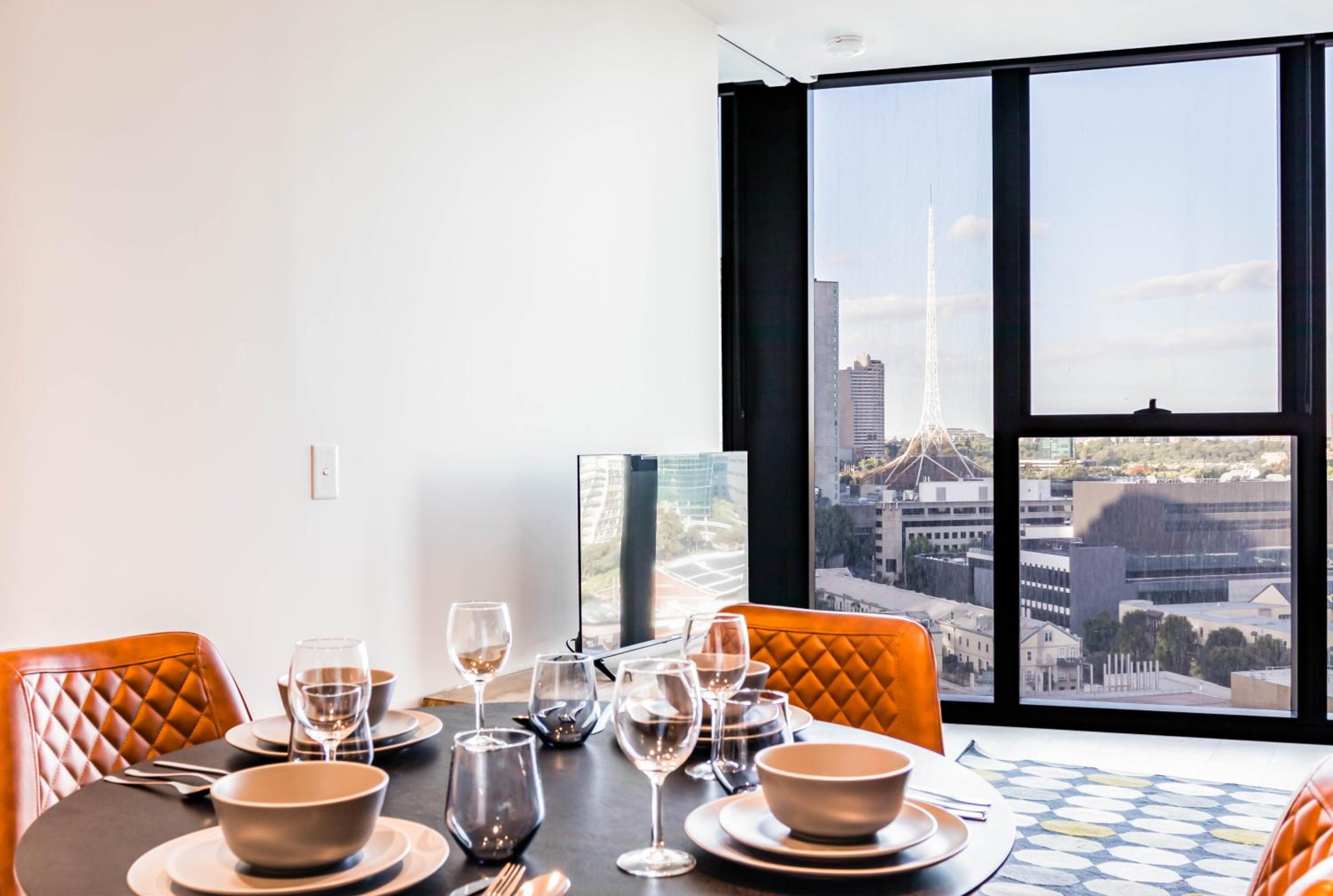 1 BRM, Southbank, Next to Crown, King Bed