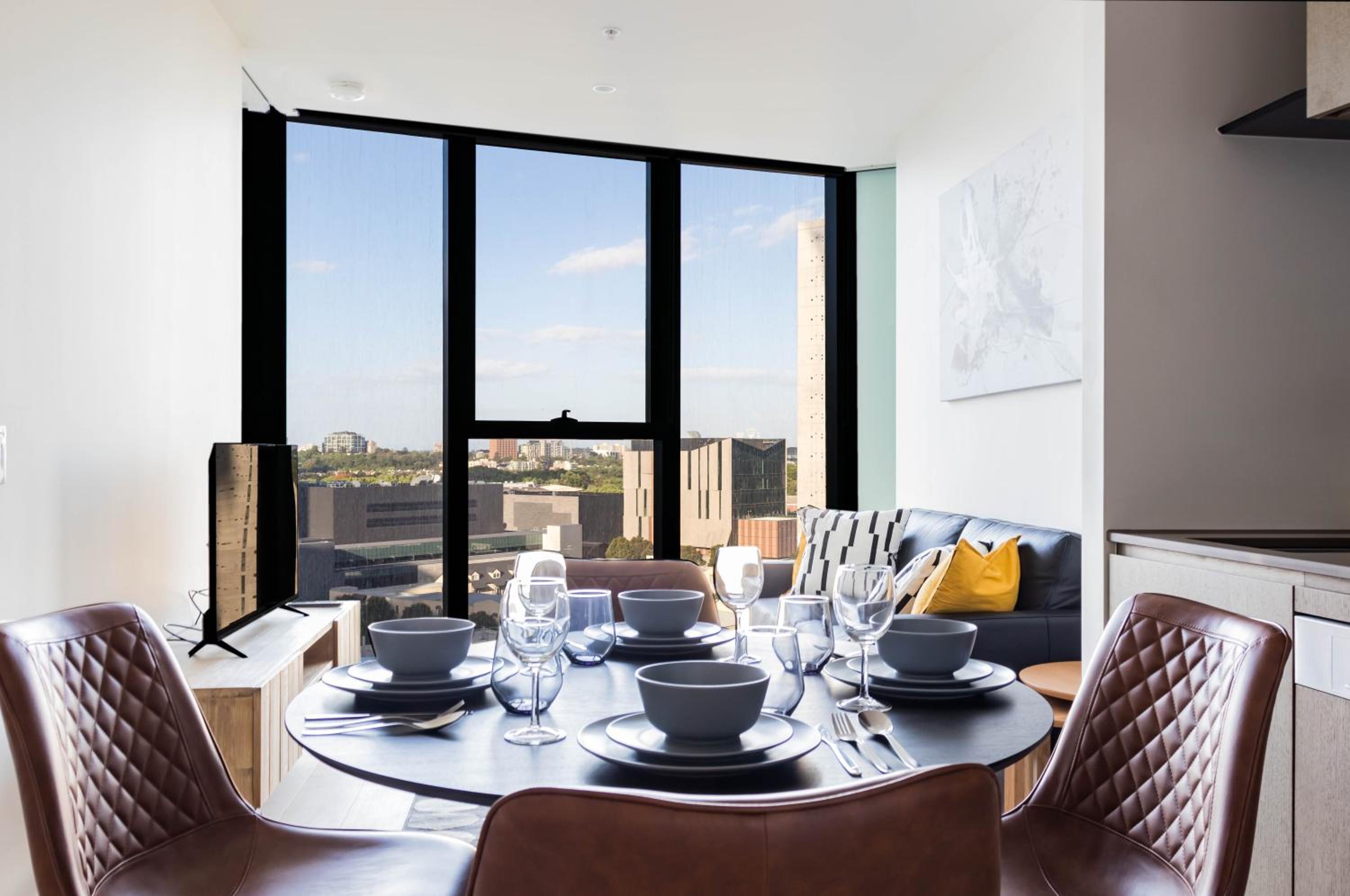 1 BRM, Southbank, Next to Crown, King Bed