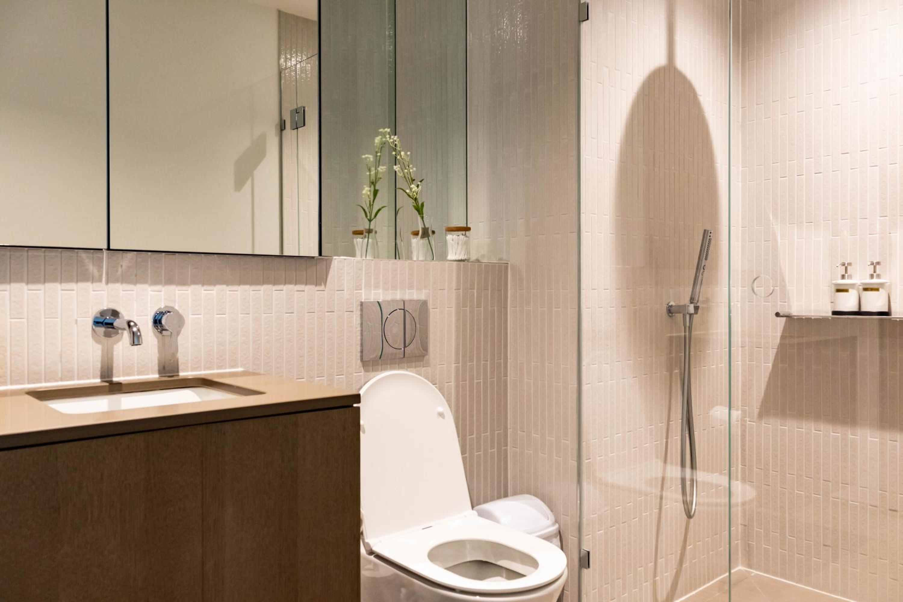 1 BRM, Southbank, Next to Crown, King Bed