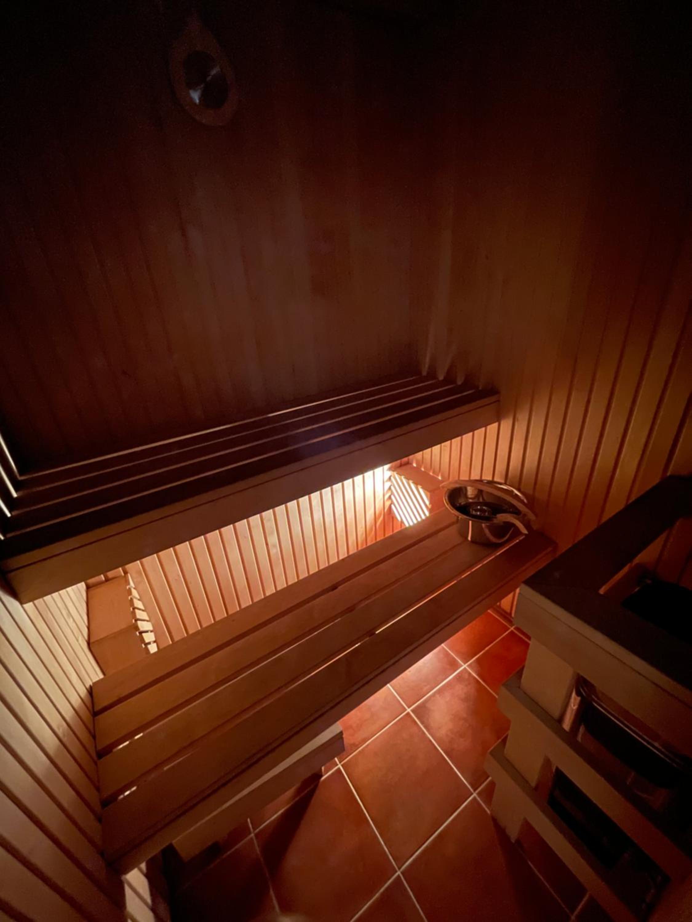 Spacious 3-bedroom apartment with sauna