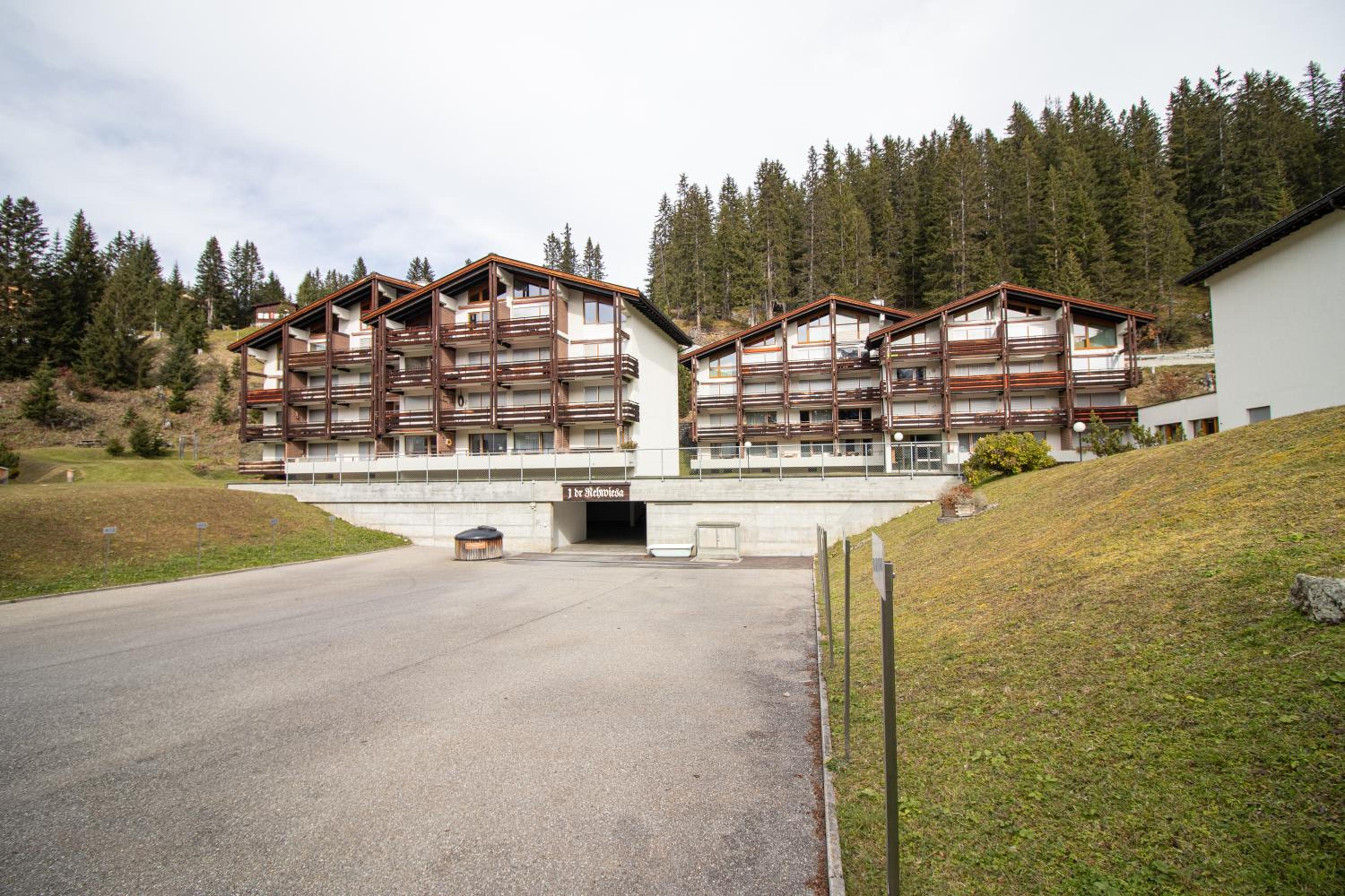 Rehwiesa C24 - Alpenstudio mit Weisshornblick - Hallenbad-by Arosa Stay