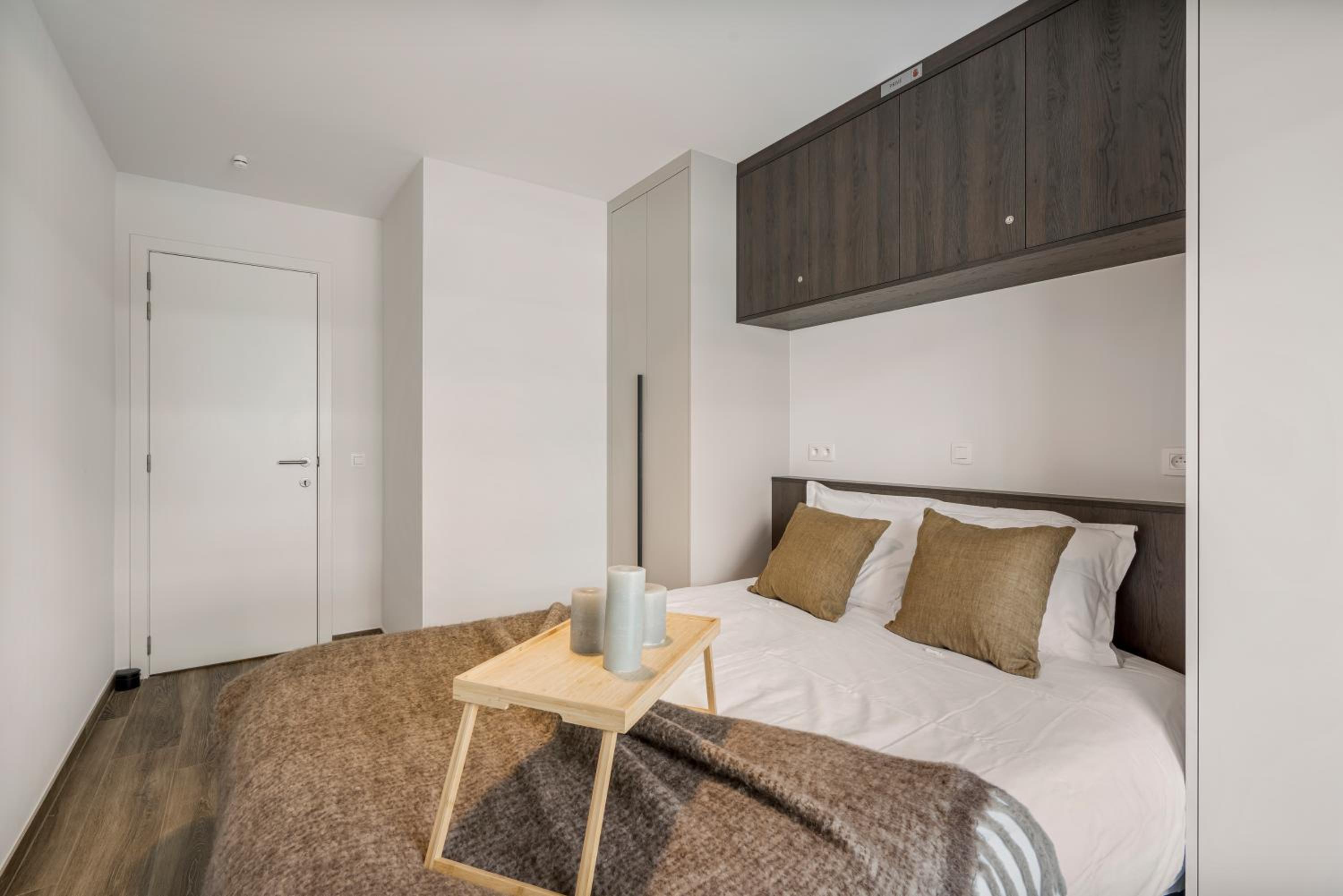 Port Orion - Brand new ground floor flat with pool