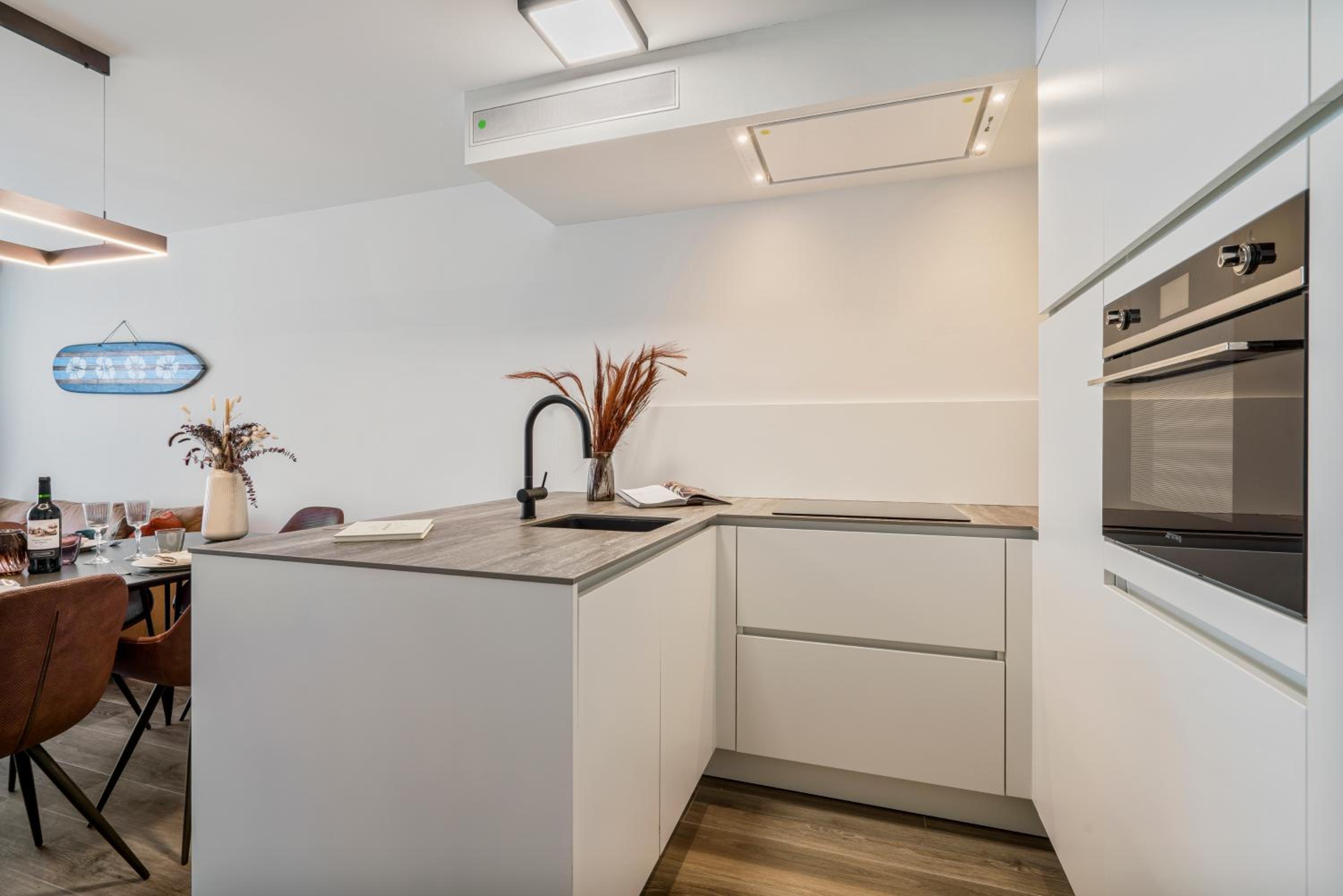 Port Orion - Brand new ground floor flat with pool