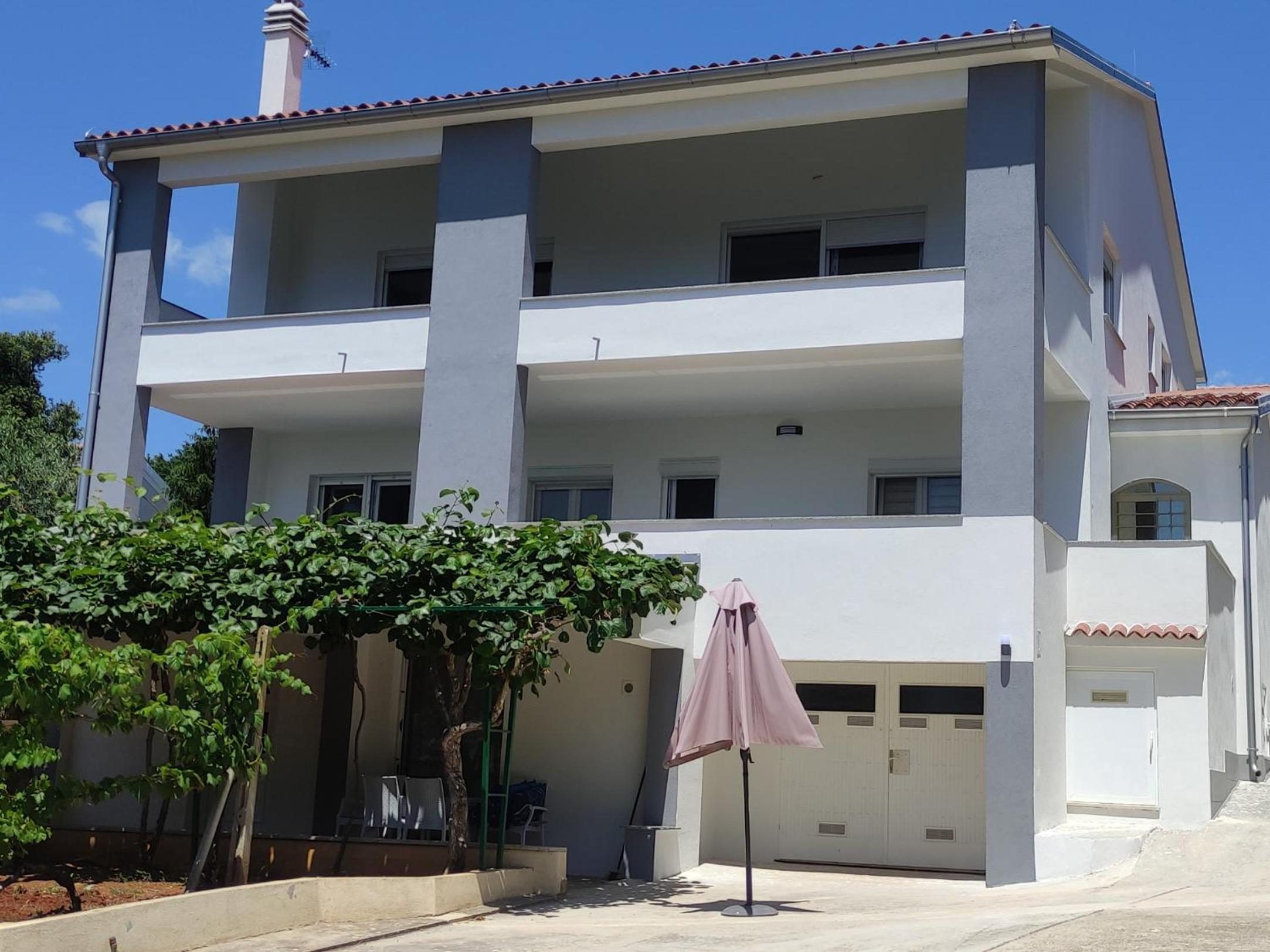 Apartman Tomki - modern, refurbished 2 bedroom apartment - 4 guests photo 5
