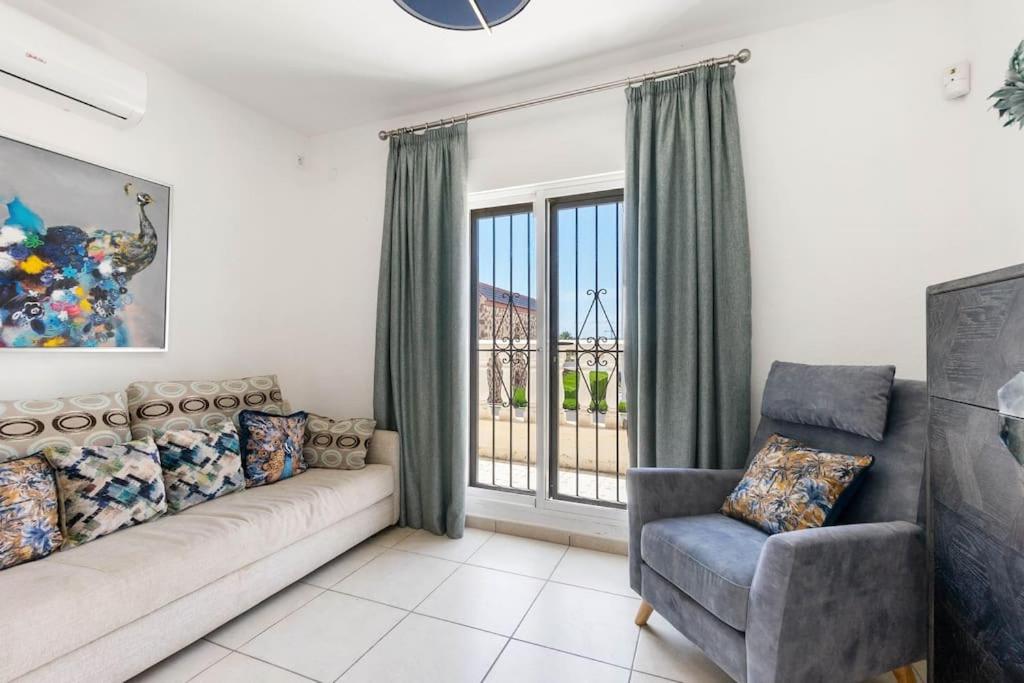 HE Villa Zenia
