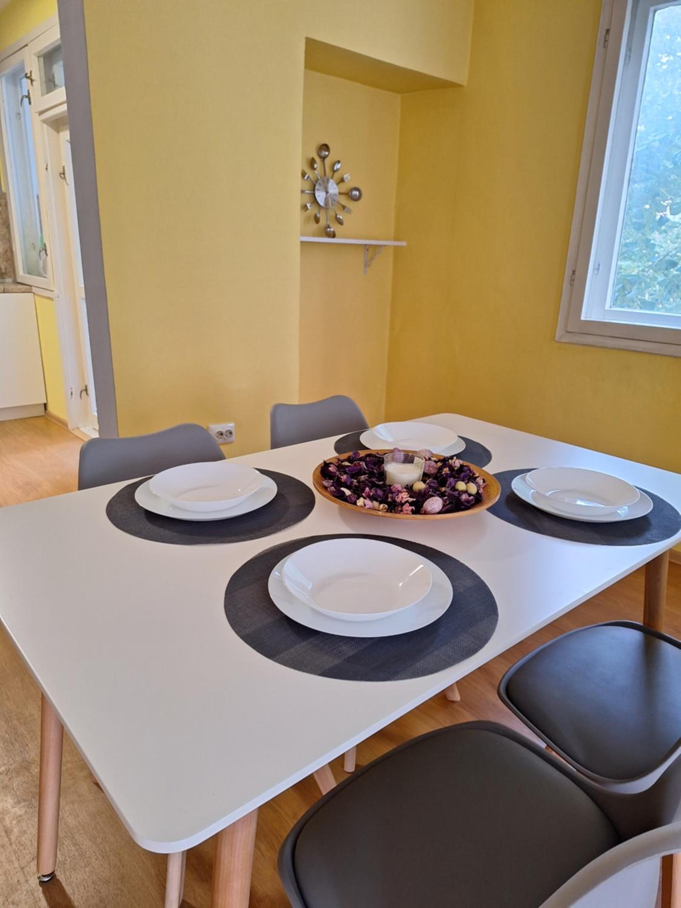Top Location Harmony Apartment by HostEx