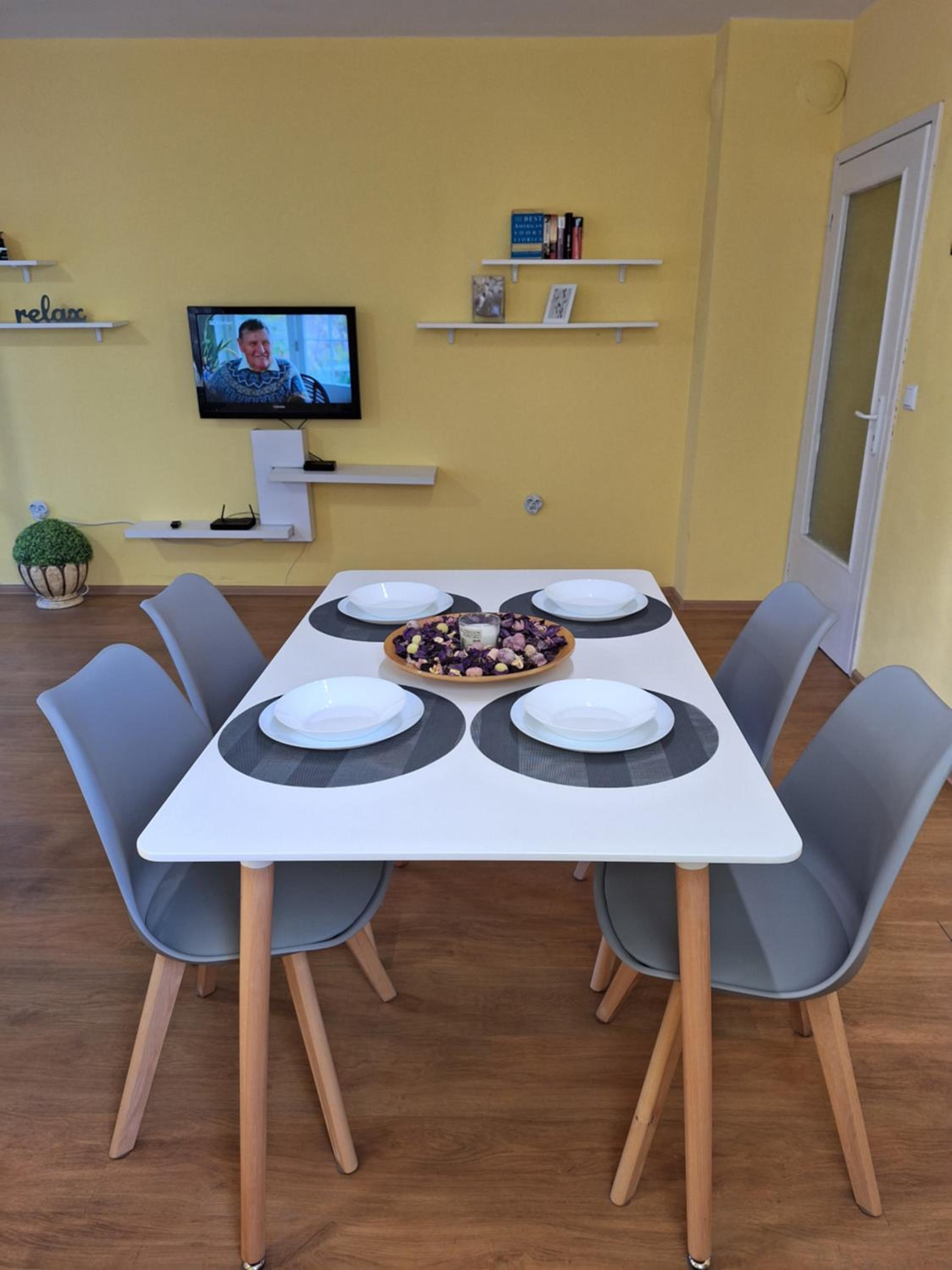 Top Location Harmony Apartment by HostEx