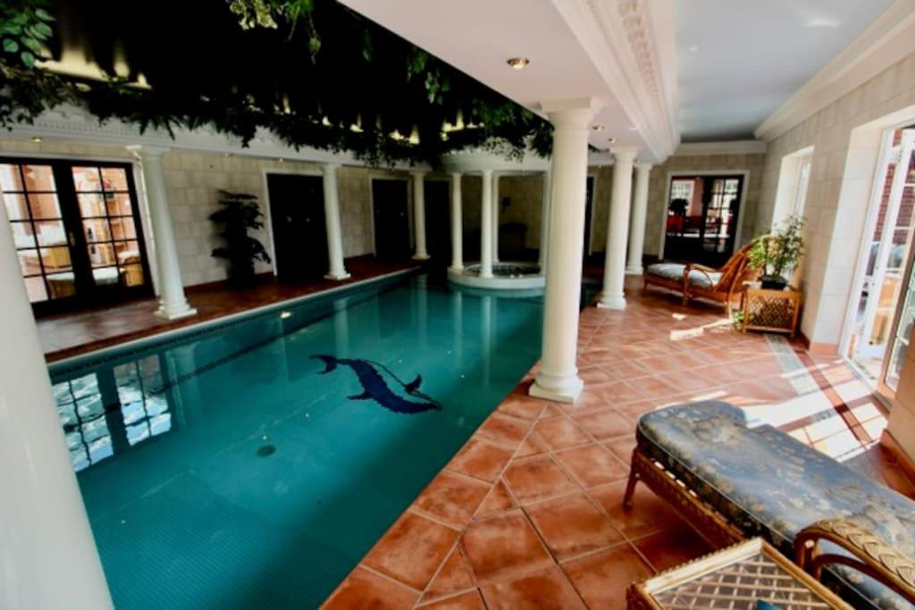 Country Estate heated pool close to beach. Fishing view 5