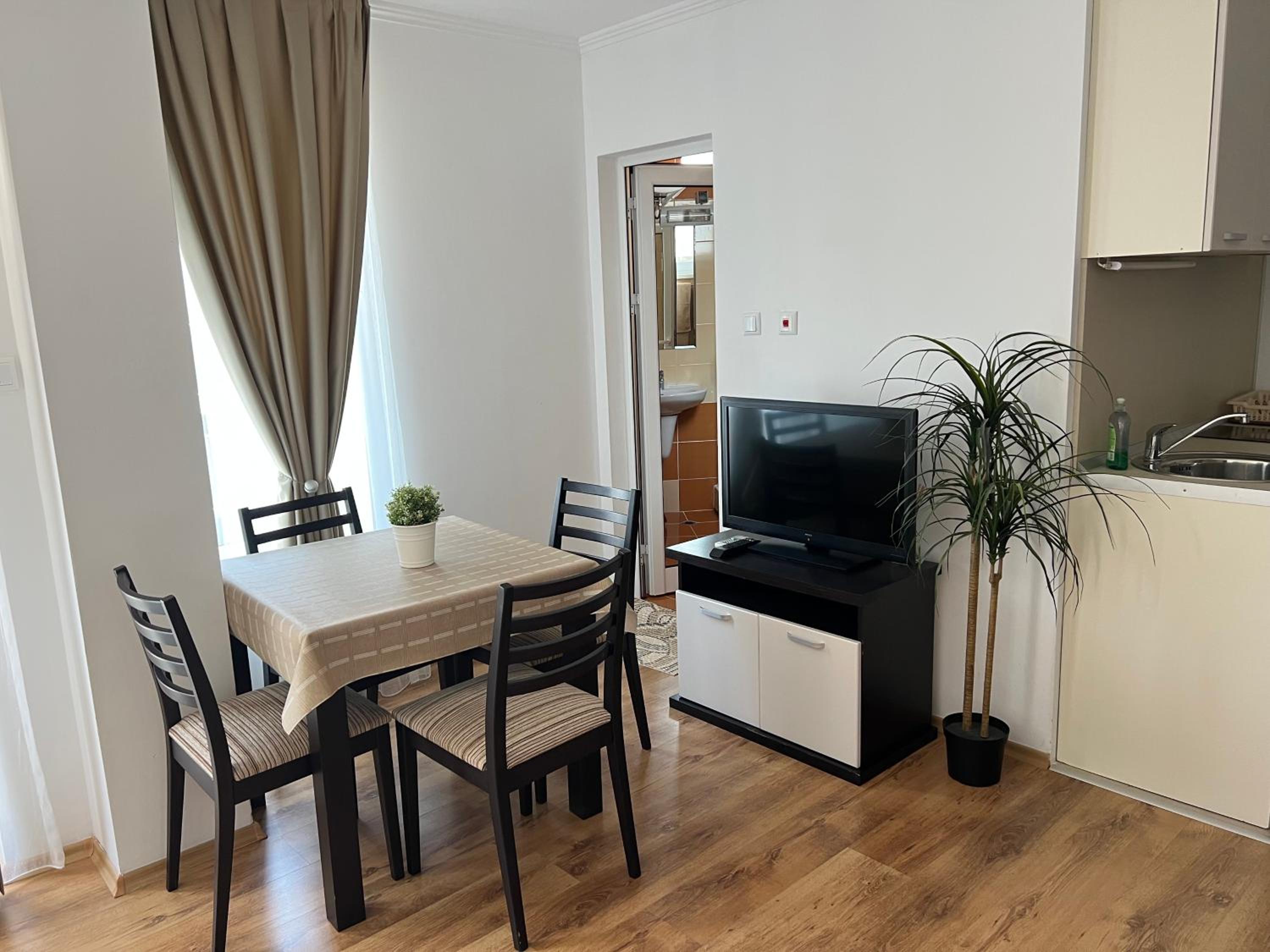 Antorini Apartments