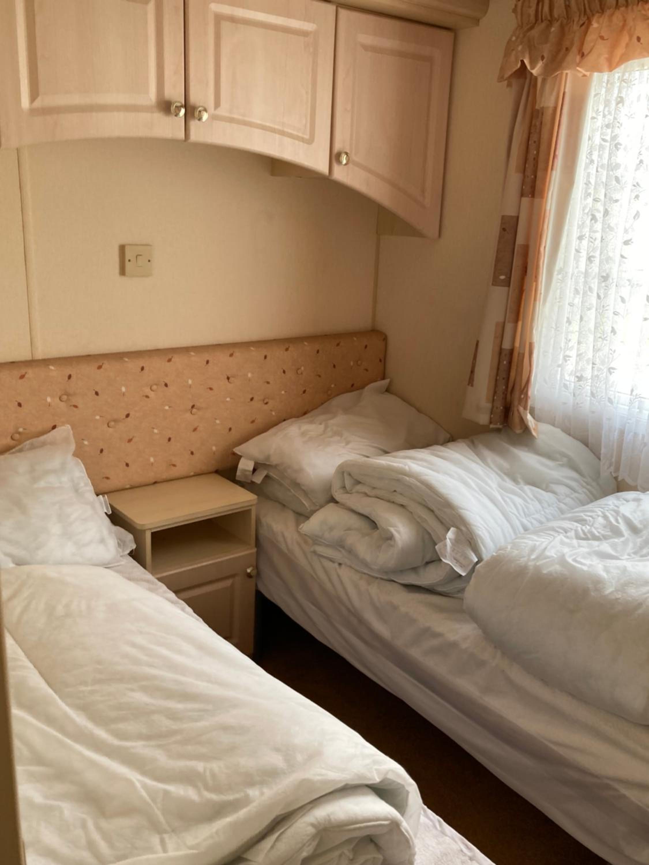 Luxury 8 and 6 berth caravans view 5