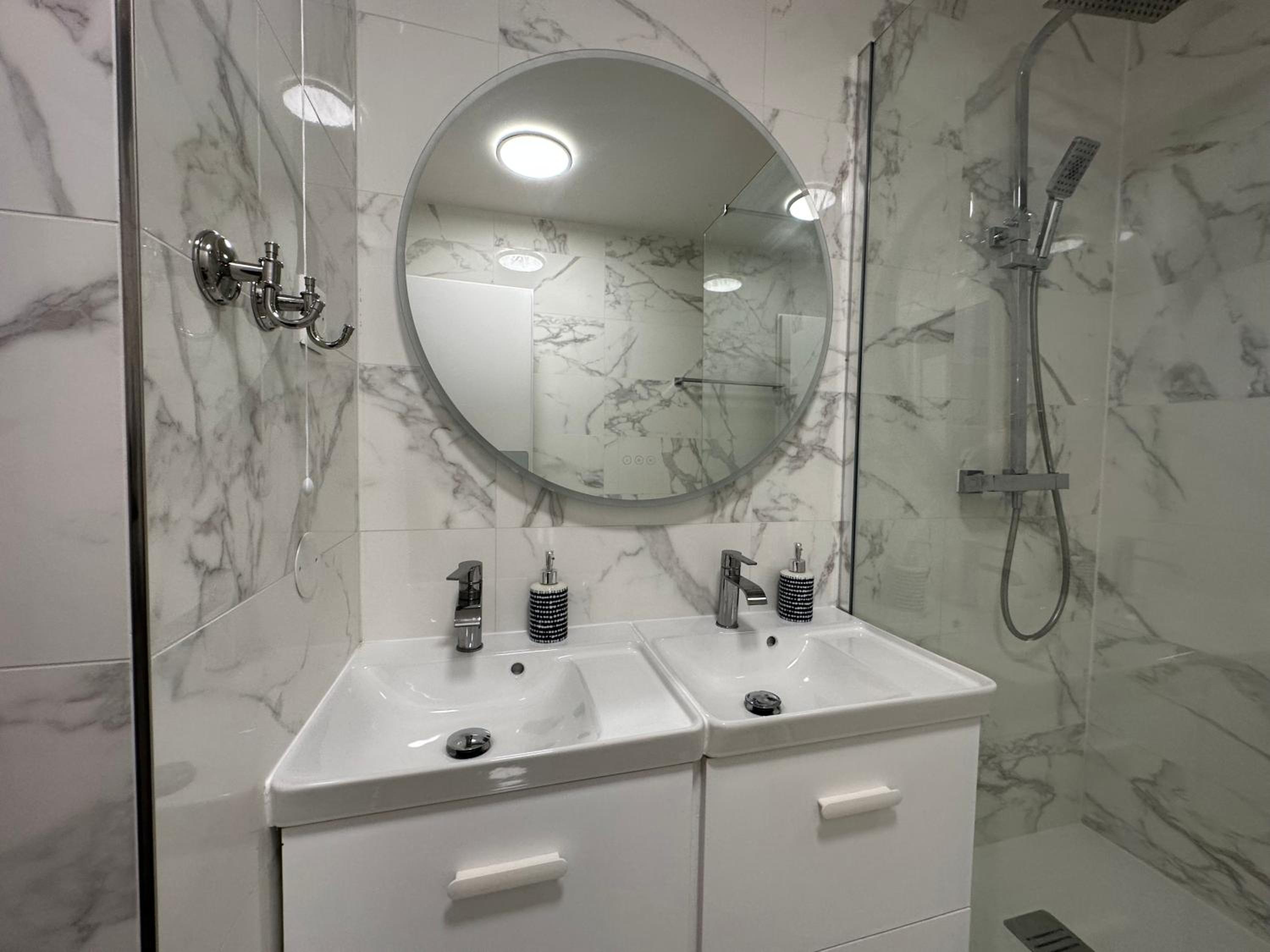 Apt Place de Toscane - 4min Disneyland-PARIS