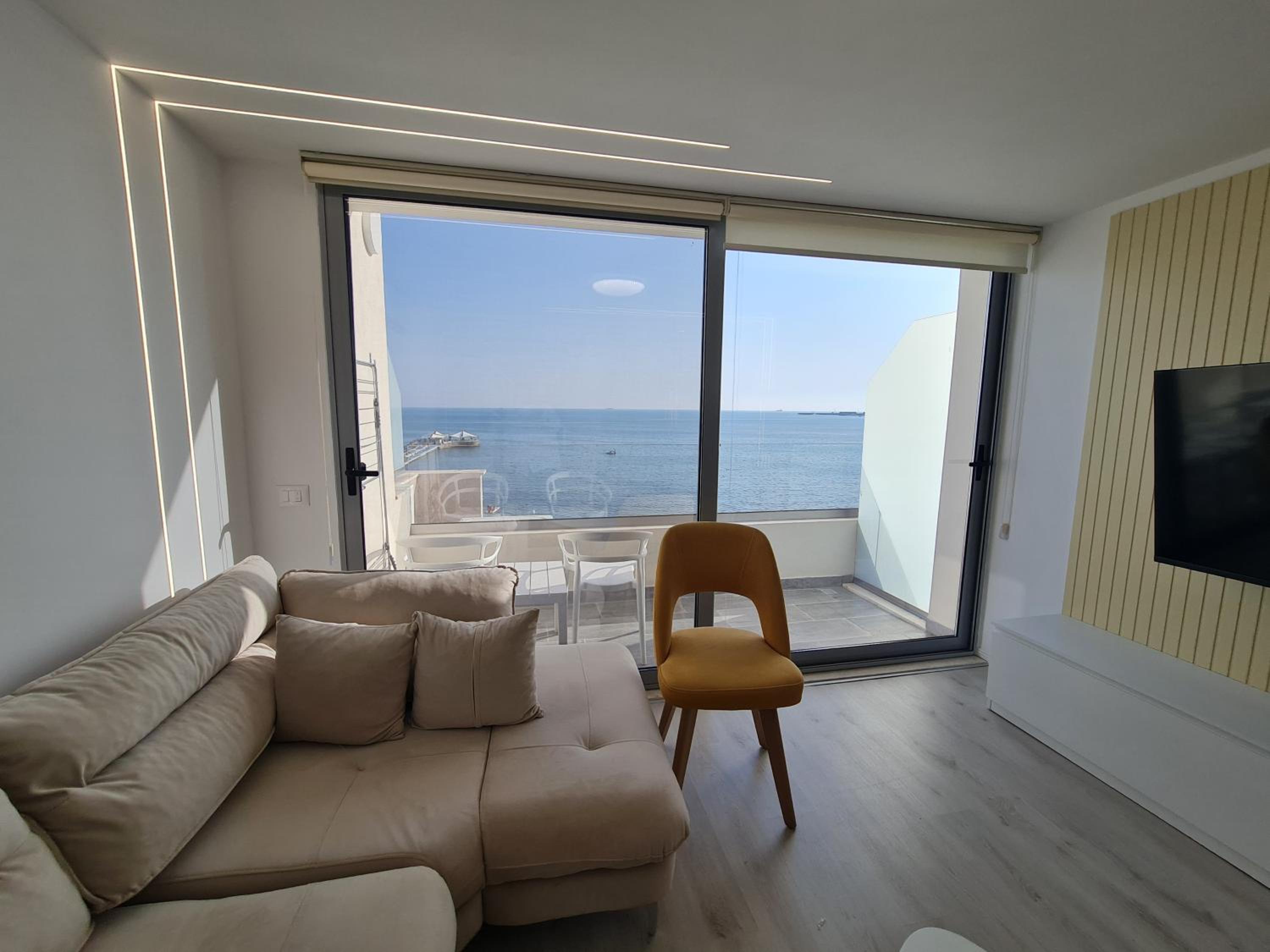 Sea view luxury duplex